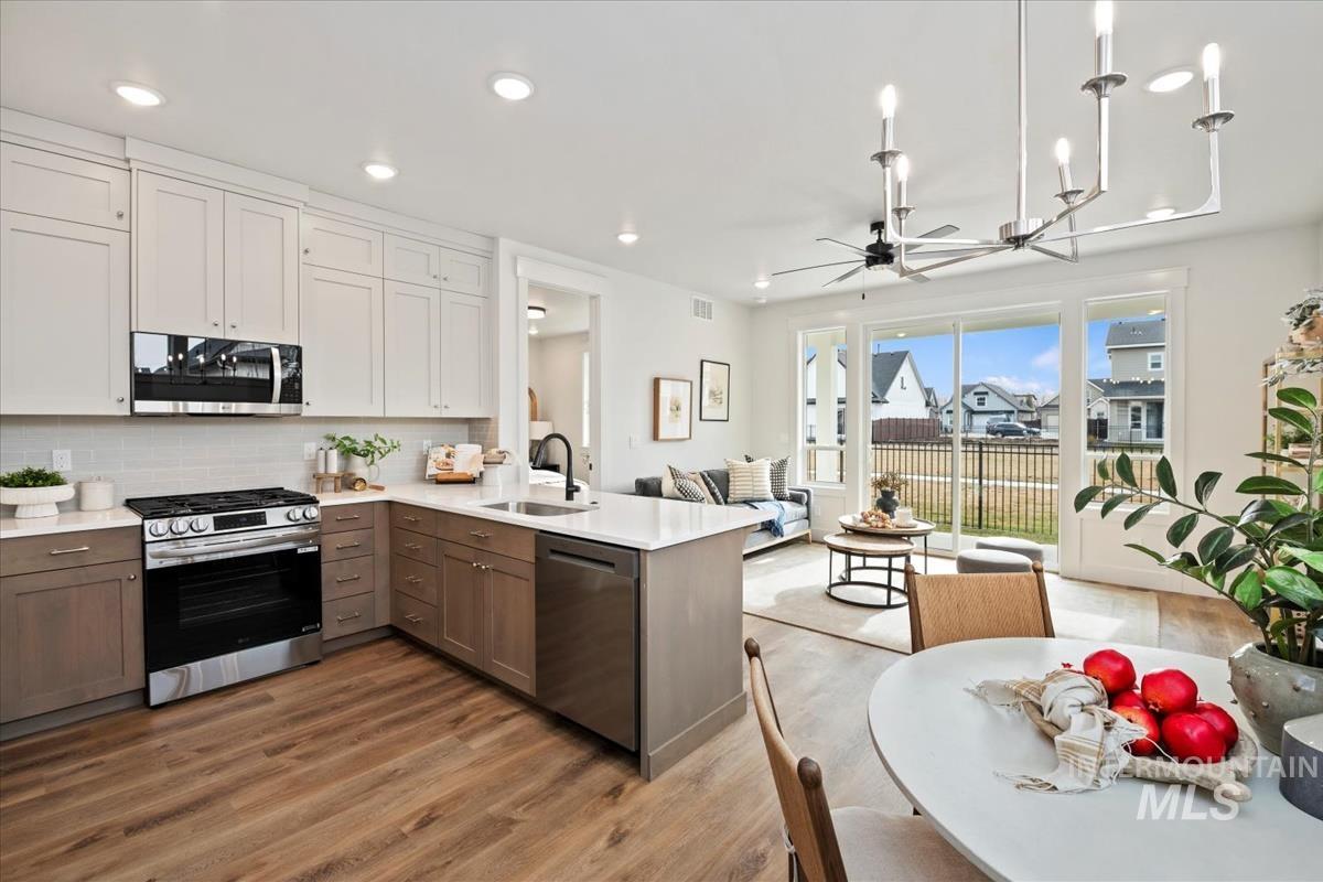 3901 W Stone House Ln, Eagle, Idaho 83616, 3 Bedrooms, 2.5 Bathrooms, Residential For Sale, Price $534,900, 98960459