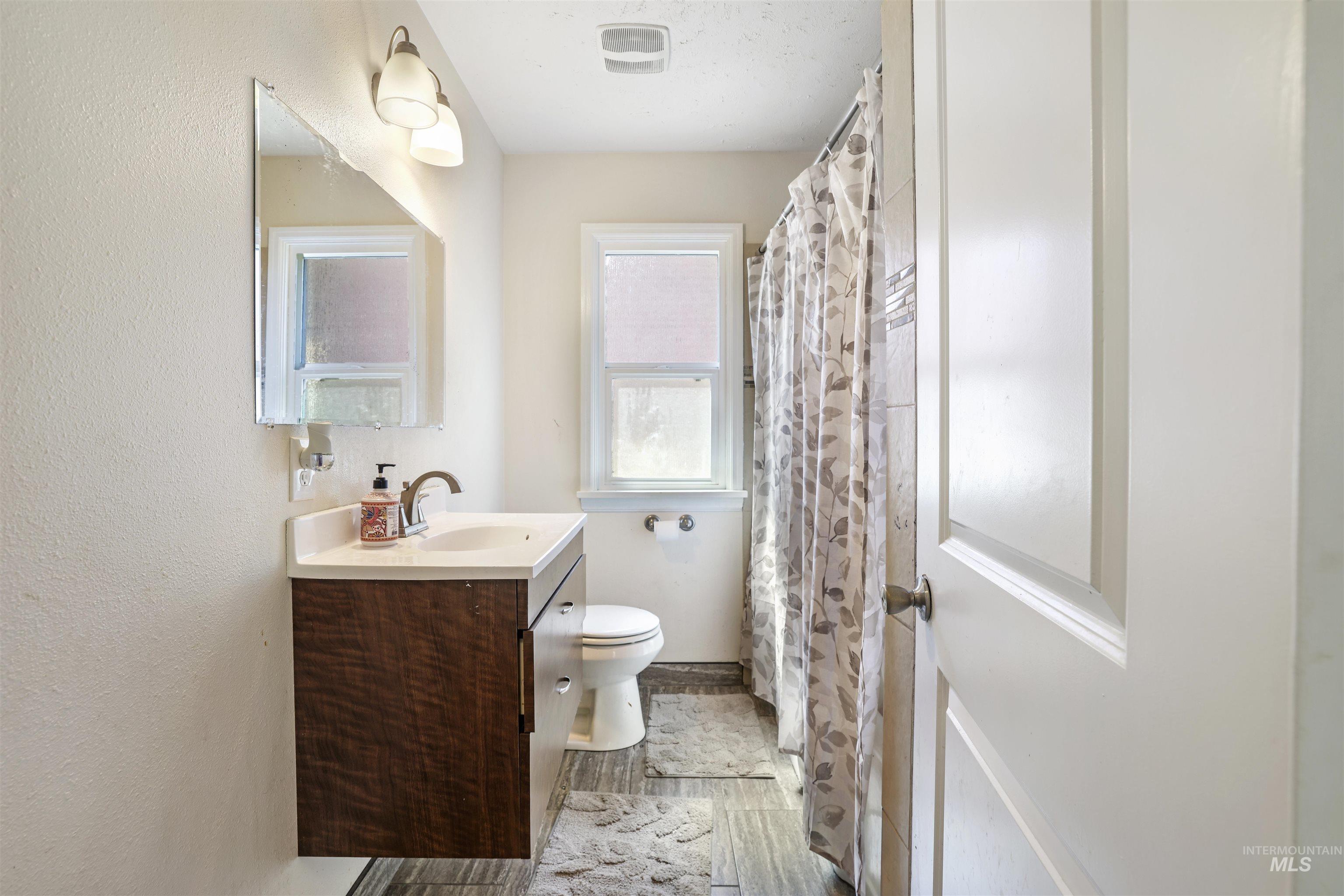 201 W 19th Street, Burley, Idaho 83318, 4 Bedrooms, 2 Bathrooms, Residential For Sale, Price $314,000,MLS 98960469