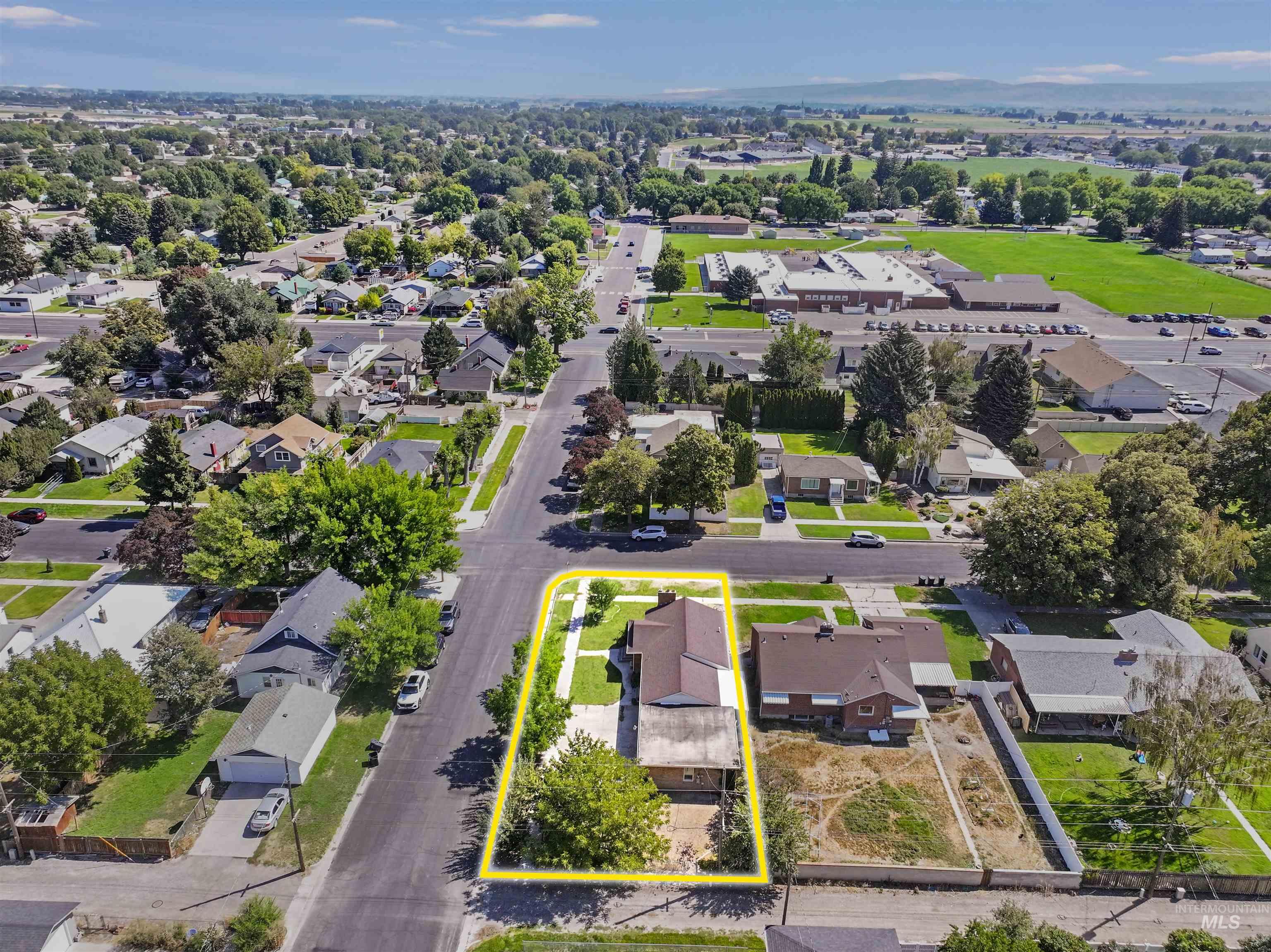 201 W 19th Street, Burley, Idaho 83318, 4 Bedrooms, 2 Bathrooms, Residential For Sale, Price $314,000,MLS 98960469