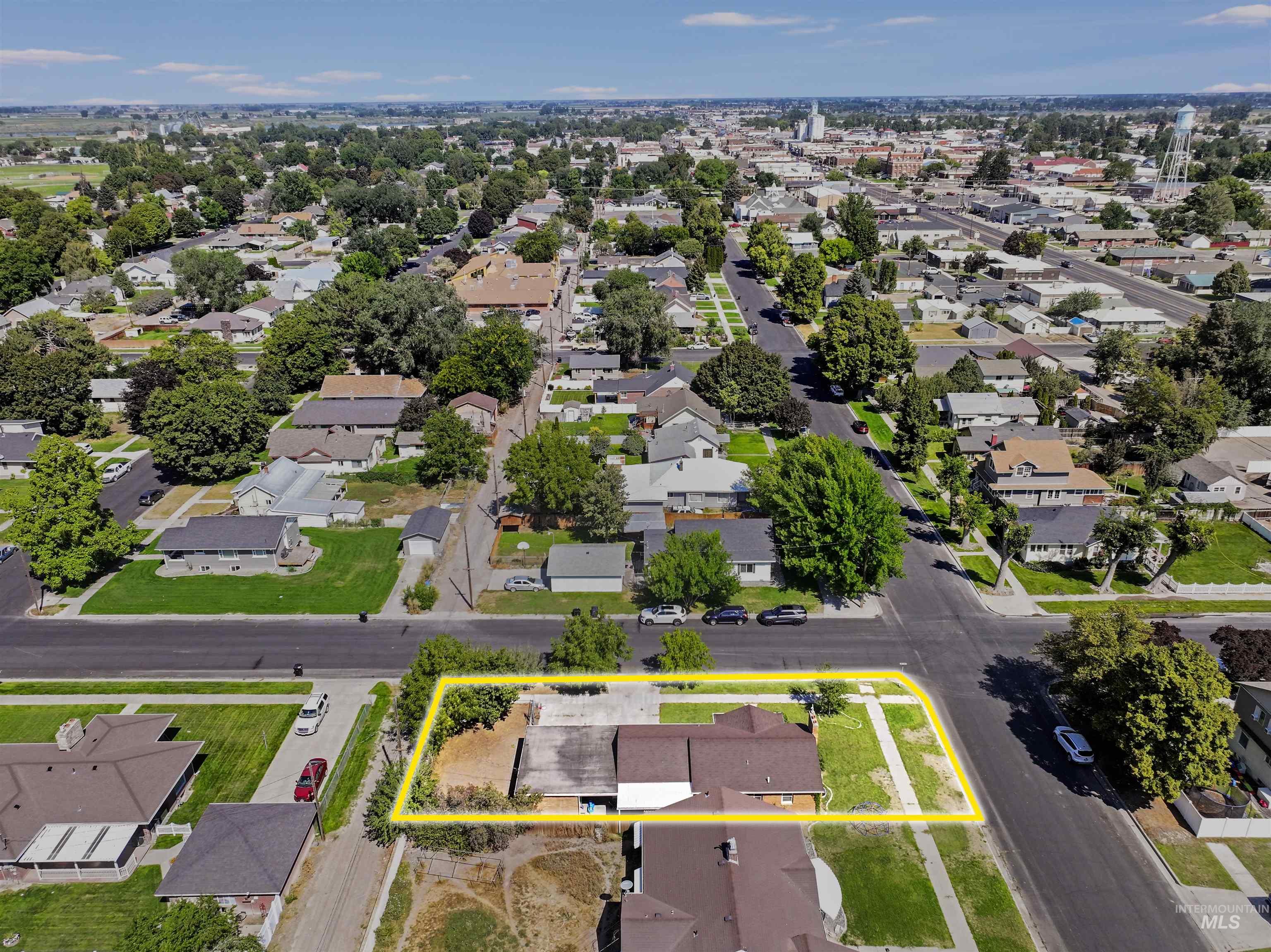 201 W 19th Street, Burley, Idaho 83318, 4 Bedrooms, 2 Bathrooms, Residential For Sale, Price $314,000,MLS 98960469