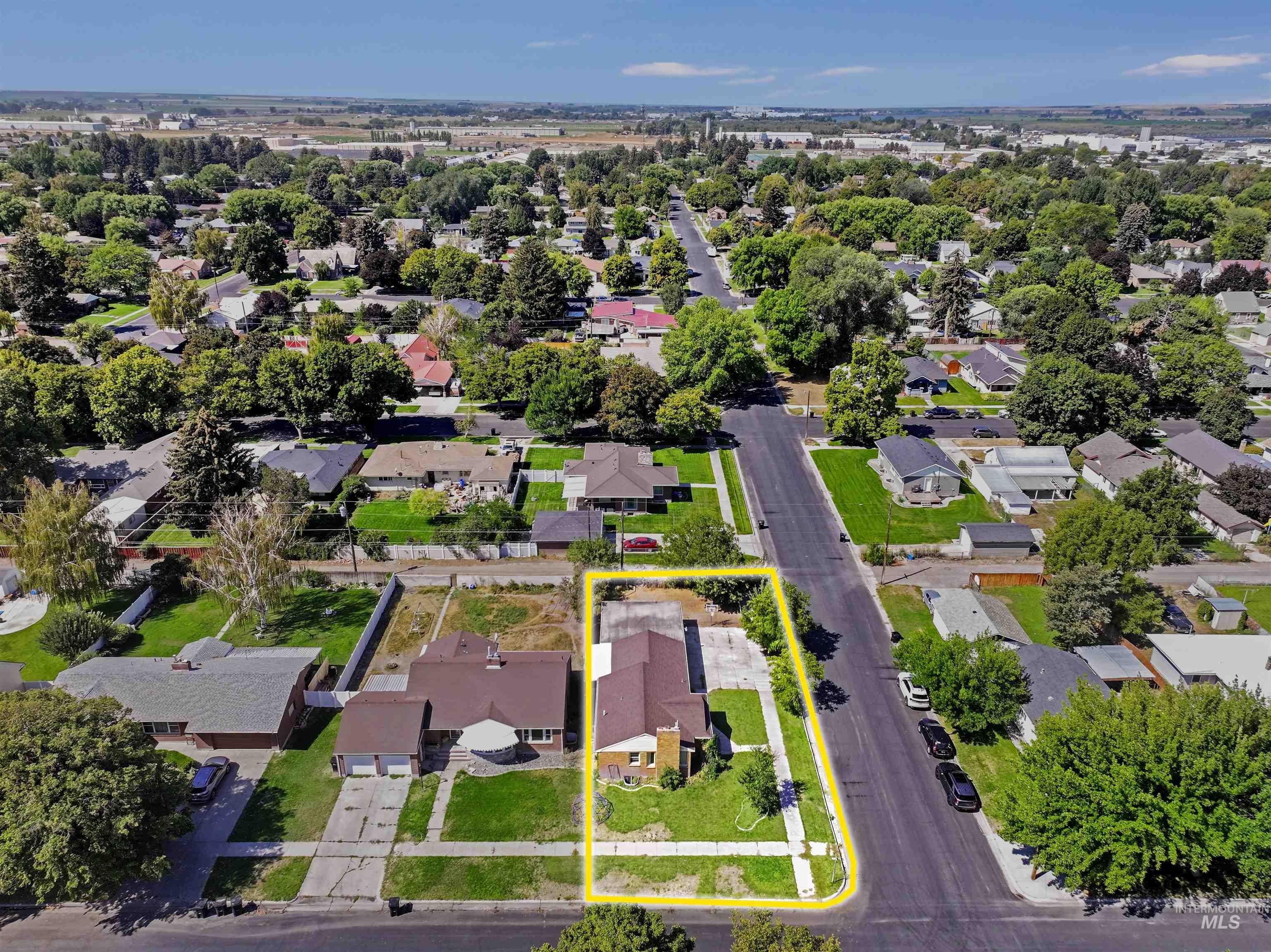 201 W 19th Street, Burley, Idaho 83318, 4 Bedrooms, 2 Bathrooms, Residential For Sale, Price $314,000,MLS 98960469