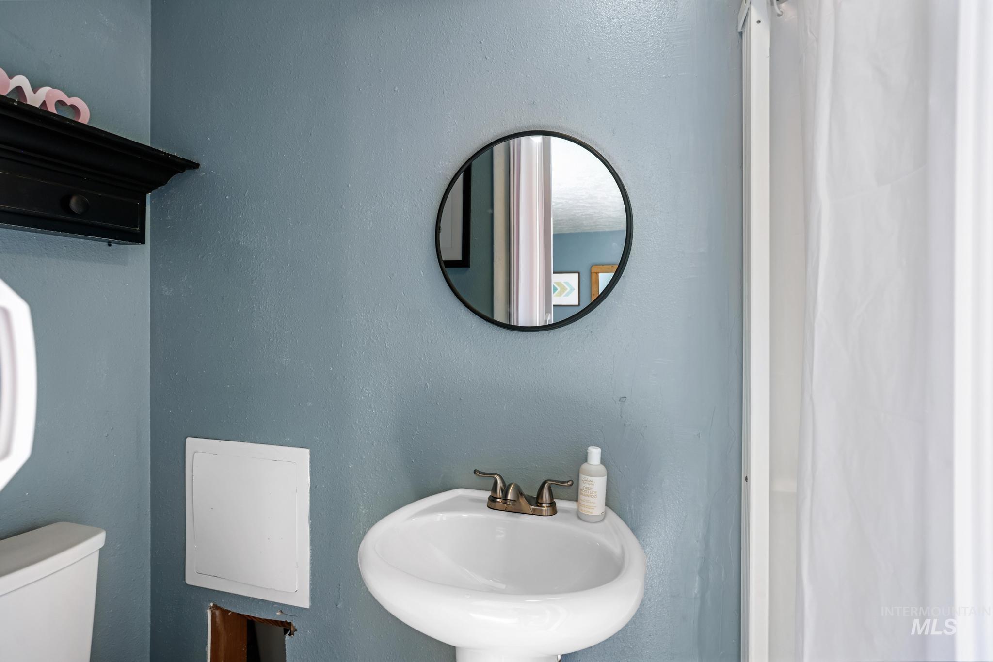 531 Calico St, Hansen, Idaho 83334, 4 Bedrooms, 2 Bathrooms, Residential For Sale, Price $294,400,MLS 98960506