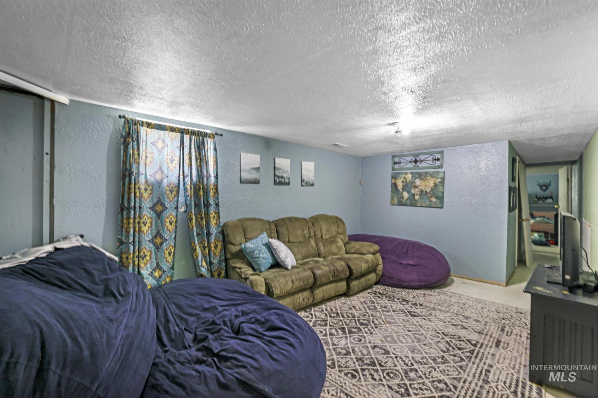 531 Calico St, Hansen, Idaho 83334, 4 Bedrooms, 2 Bathrooms, Residential For Sale, Price $294,400,MLS 98960506