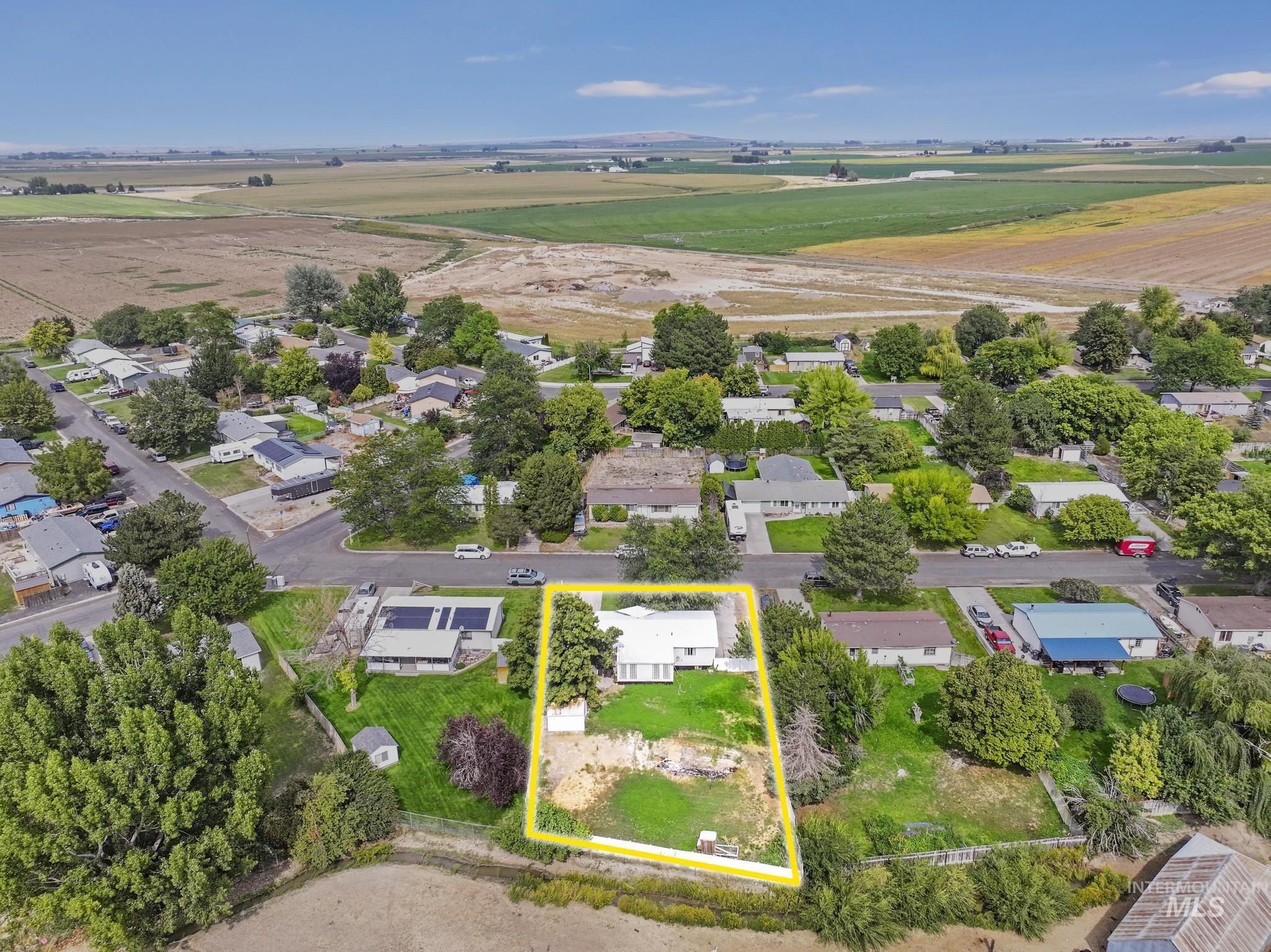 531 Calico St, Hansen, Idaho 83334, 4 Bedrooms, 2 Bathrooms, Residential For Sale, Price $294,400,MLS 98960506