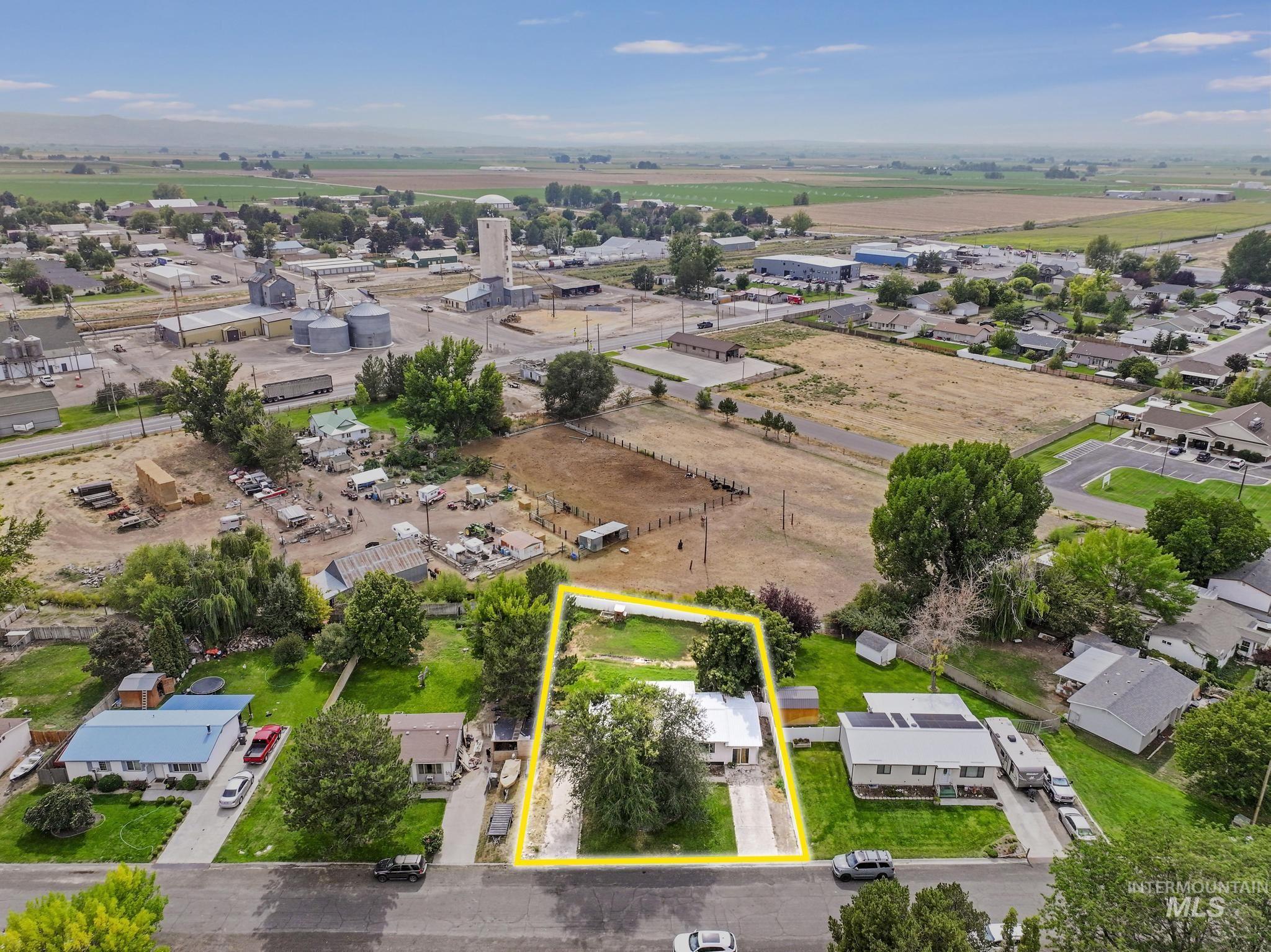 531 Calico St, Hansen, Idaho 83334, 4 Bedrooms, 2 Bathrooms, Residential For Sale, Price $294,400,MLS 98960506