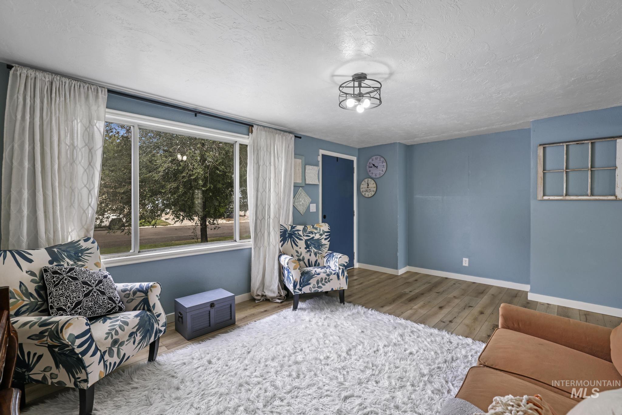 531 Calico St, Hansen, Idaho 83334, 4 Bedrooms, 2 Bathrooms, Residential For Sale, Price $294,400,MLS 98960506