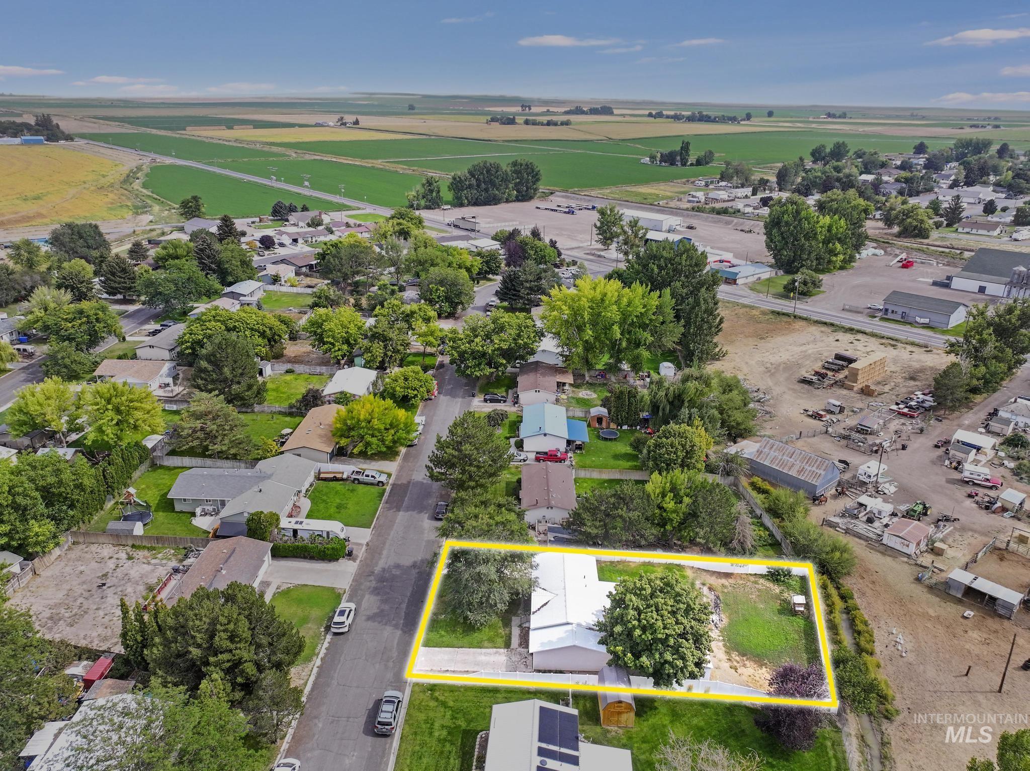 531 Calico St, Hansen, Idaho 83334, 4 Bedrooms, 2 Bathrooms, Residential For Sale, Price $294,400,MLS 98960506