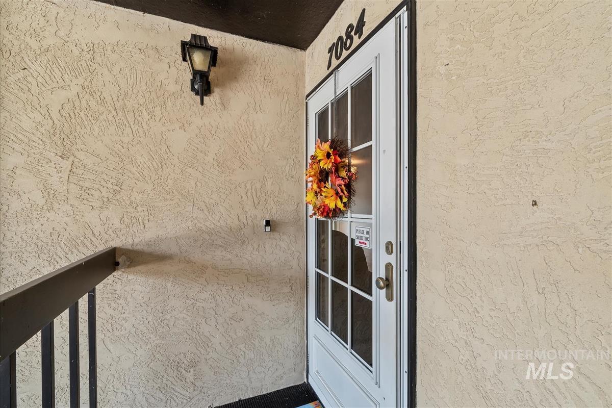 7084 W Colehaven Ln, Boise, Idaho 83704, 2 Bedrooms, 1 Bathroom, Residential For Sale, Price $249,900,MLS 98960547