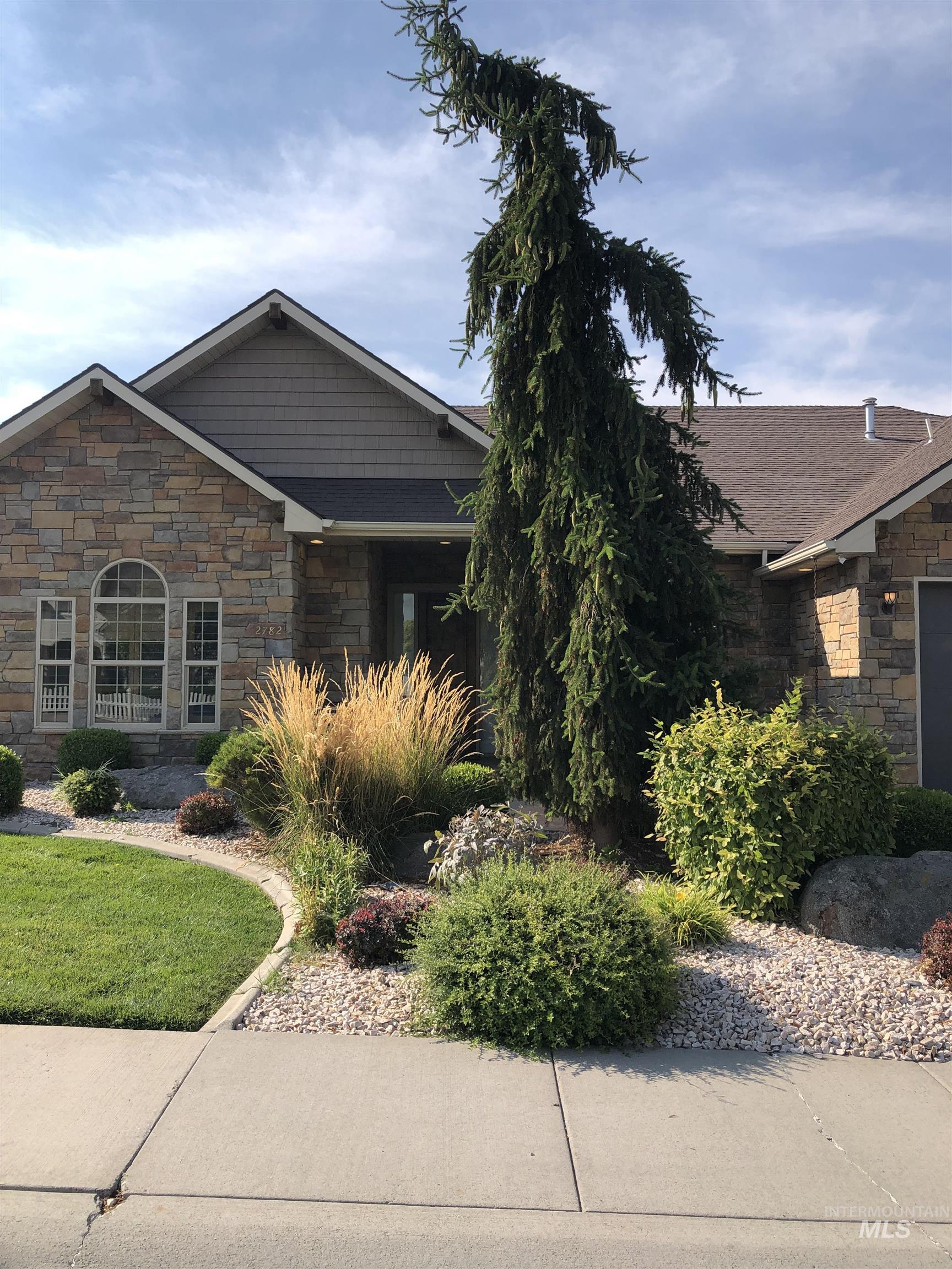 2782 Sun Meadow Drive, Twin Falls, Idaho 83301, 4 Bedrooms, 2.5 Bathrooms, Residential For Sale, Price $649,000, 98960565