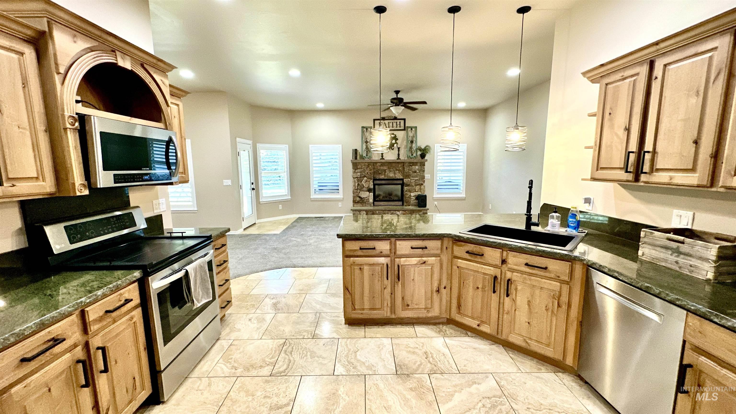 2782 Sun Meadow Drive, Twin Falls, Idaho 83301, 4 Bedrooms, 2.5 Bathrooms, Residential For Sale, Price $618,000, 98960565
