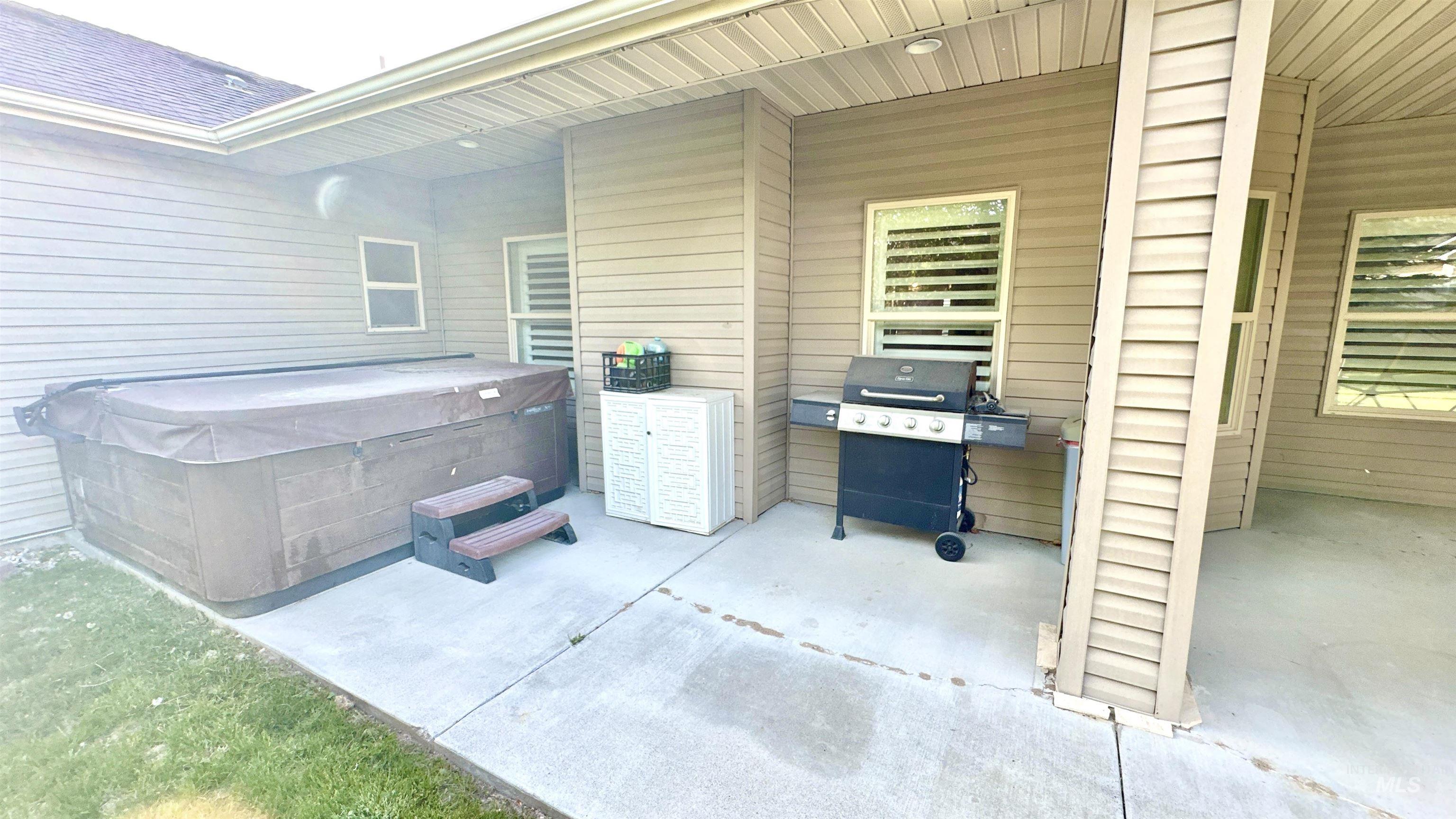 2782 Sun Meadow Drive, Twin Falls, Idaho 83301, 4 Bedrooms, 2.5 Bathrooms, Residential For Sale, Price $618,000, 98960565