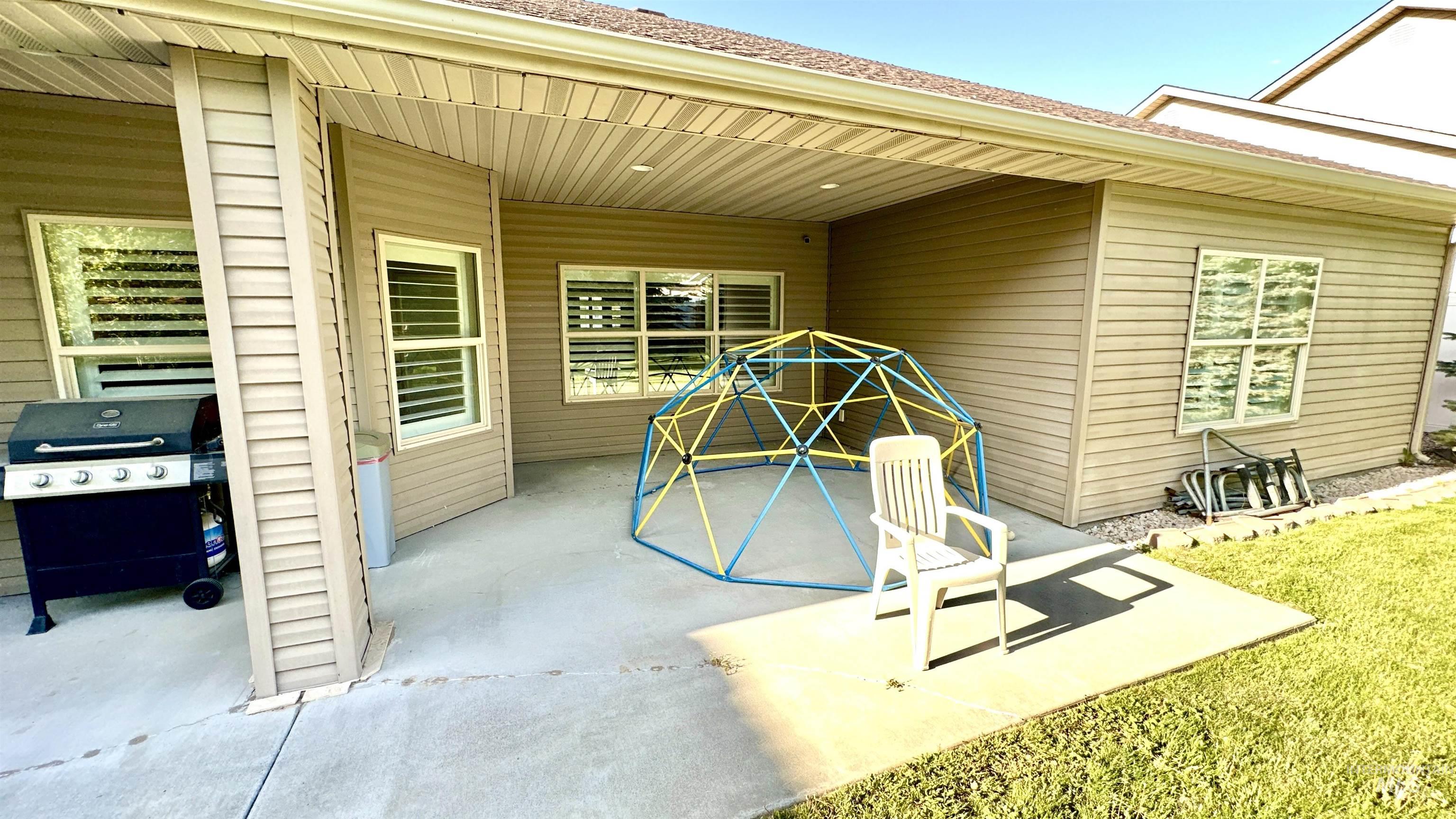 2782 Sun Meadow Drive, Twin Falls, Idaho 83301, 4 Bedrooms, 2.5 Bathrooms, Residential For Sale, Price $618,000, 98960565
