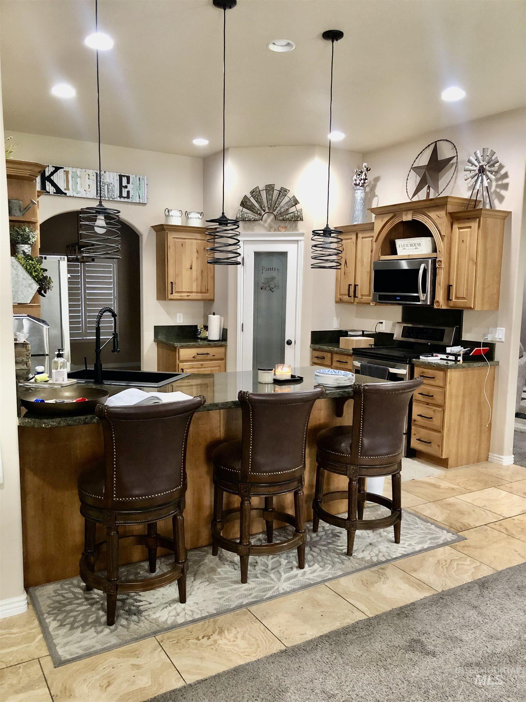 2782 Sun Meadow Drive, Twin Falls, Idaho 83301, 4 Bedrooms, 2.5 Bathrooms, Residential For Sale, Price $649,000, 98960565