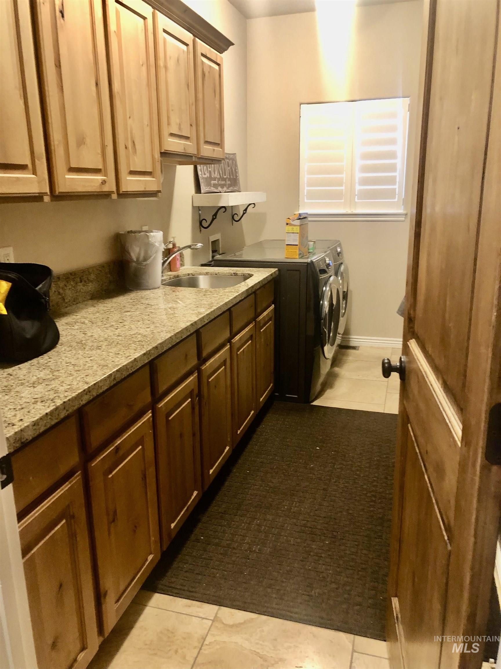 2782 Sun Meadow Drive, Twin Falls, Idaho 83301, 4 Bedrooms, 2.5 Bathrooms, Residential For Sale, Price $649,000, 98960565