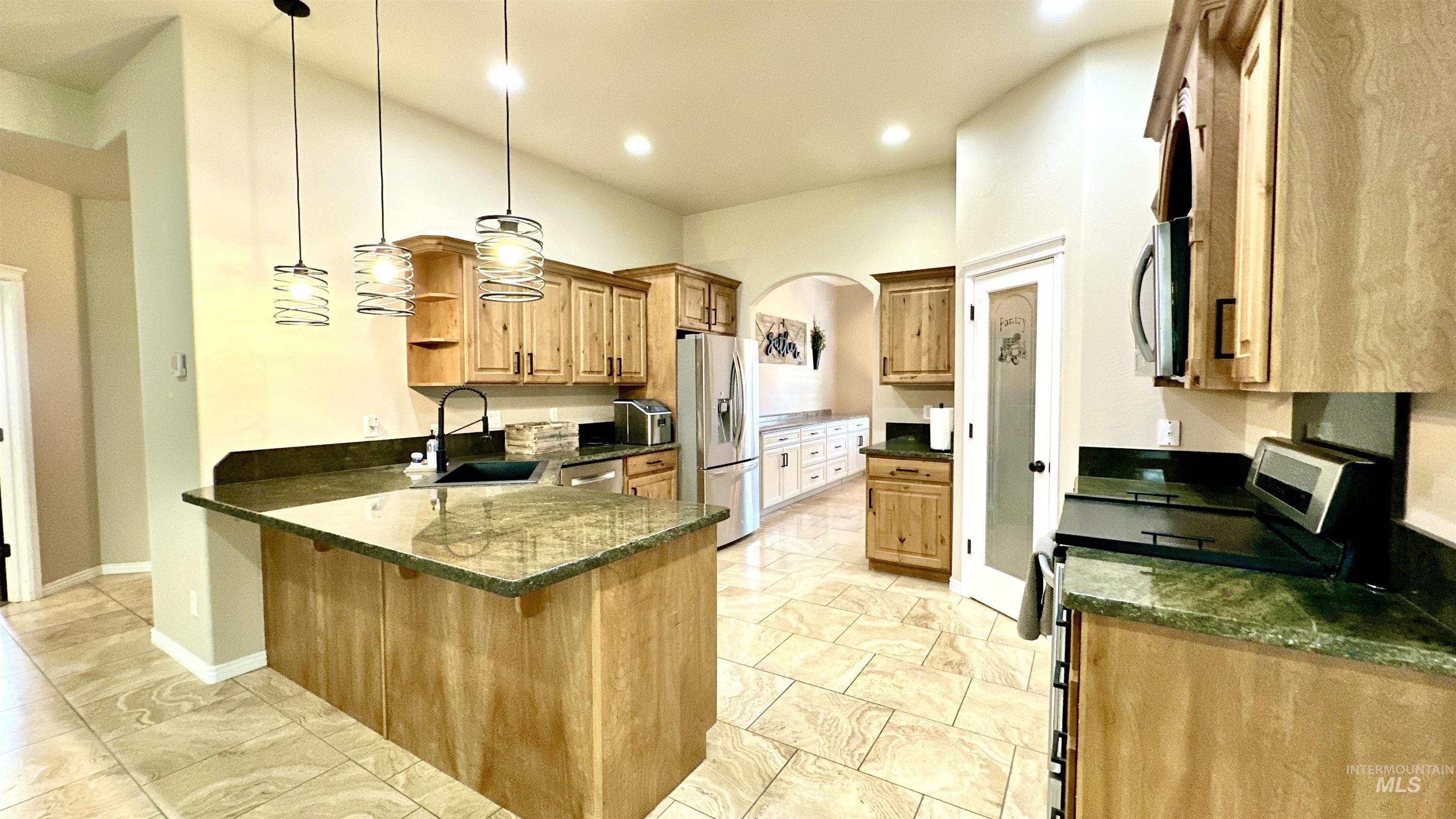 2782 Sun Meadow Drive, Twin Falls, Idaho 83301, 4 Bedrooms, 2.5 Bathrooms, Residential For Sale, Price $618,000, 98960565