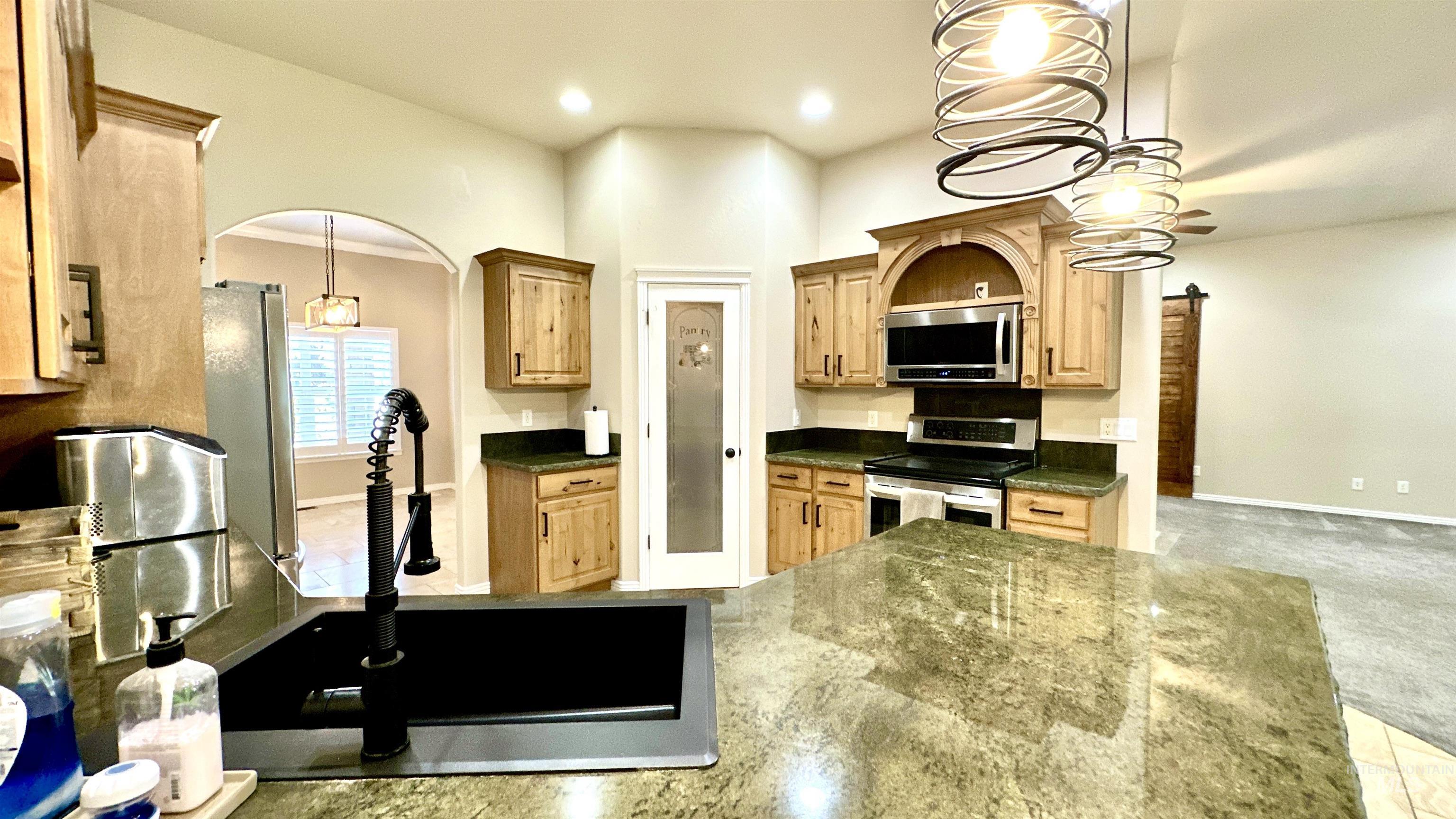 2782 Sun Meadow Drive, Twin Falls, Idaho 83301, 4 Bedrooms, 2.5 Bathrooms, Residential For Sale, Price $618,000, 98960565