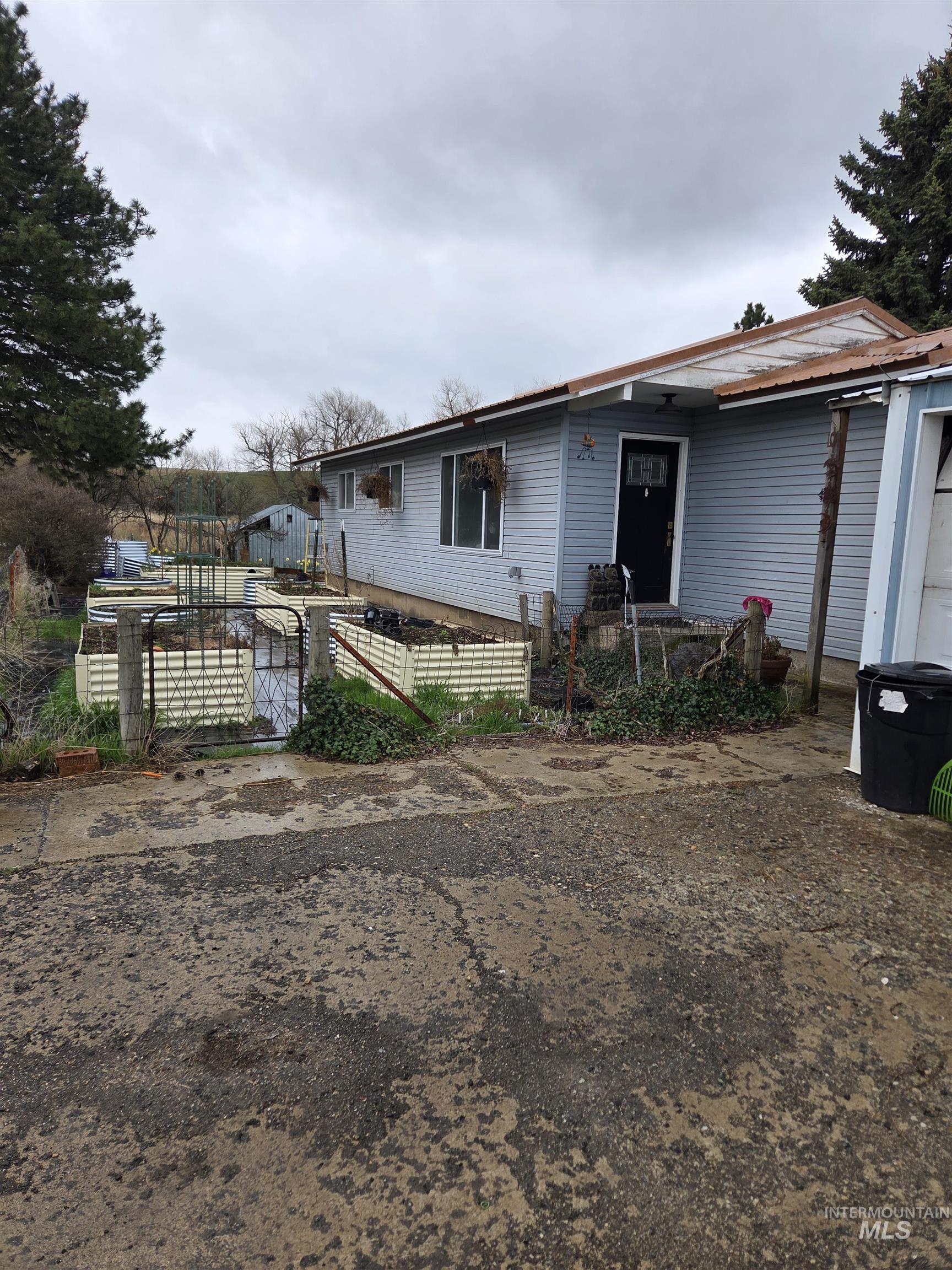 870 Dutch Flat Rd, Pomeroy, Washington 99347, 3 Bedrooms, 2.5 Bathrooms, Residential For Sale, Price $389,000, 98960570