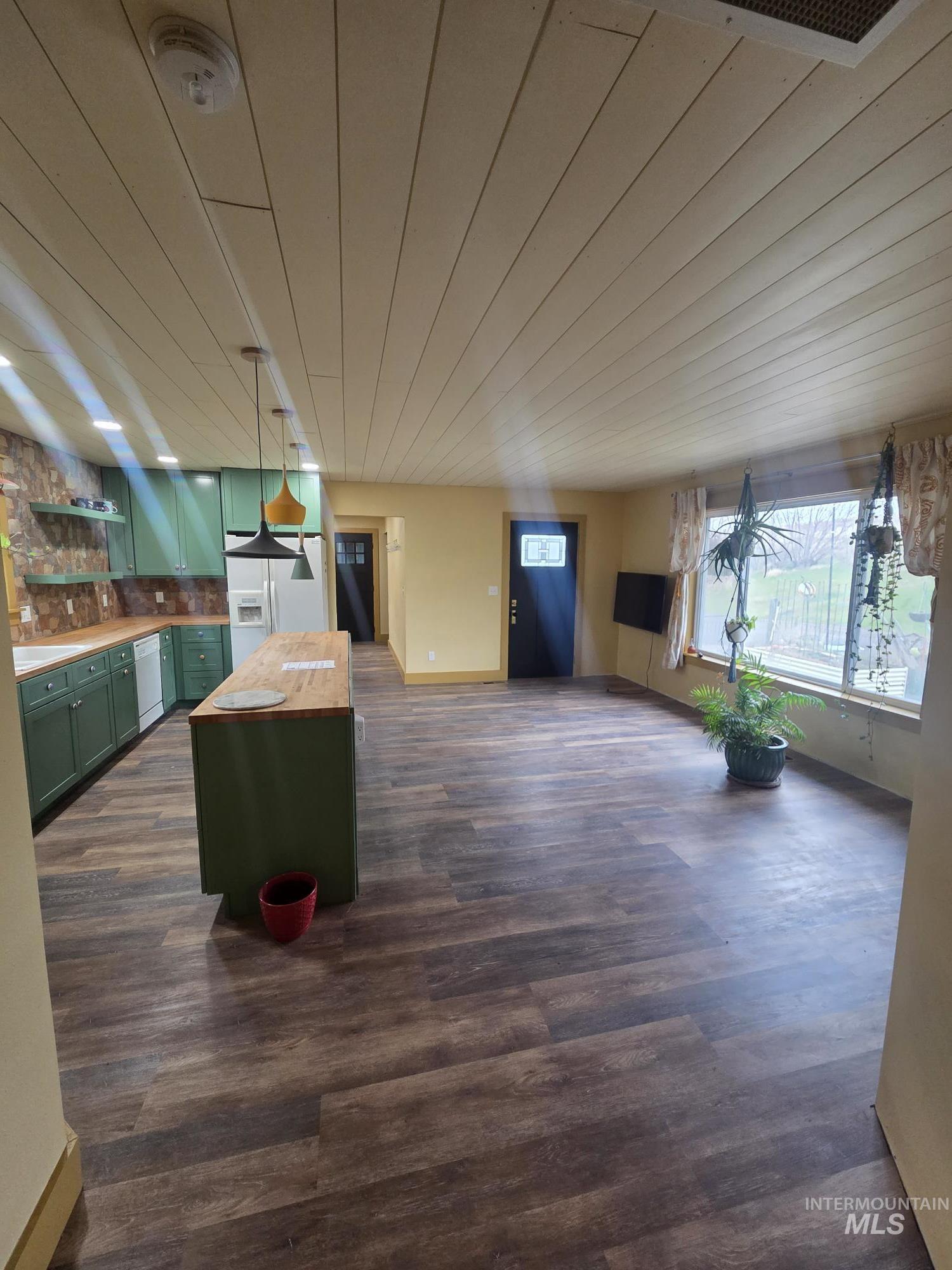 870 Dutch Flat Rd, Pomeroy, Washington 99347, 3 Bedrooms, 2.5 Bathrooms, Residential For Sale, Price $389,000, 98960570