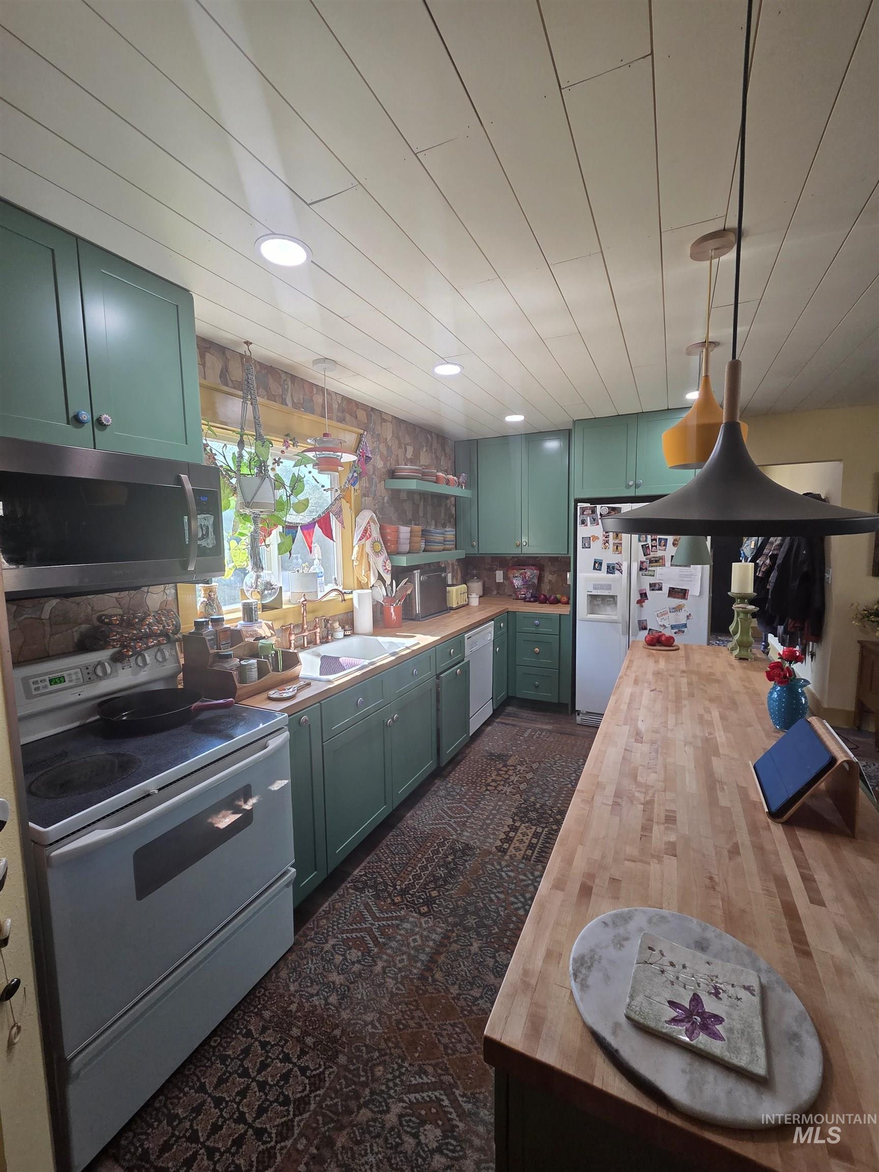 870 Dutch Flat Rd, Pomeroy, Washington 99347, 3 Bedrooms, 2.5 Bathrooms, Residential For Sale, Price $389,000, 98960570