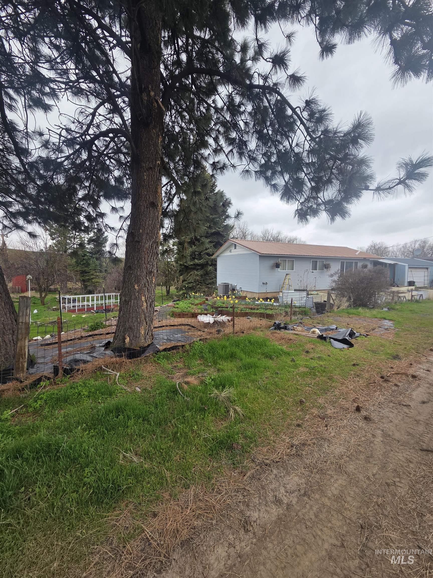 870 Dutch Flat Rd, Pomeroy, Washington 99347, 3 Bedrooms, 2.5 Bathrooms, Residential For Sale, Price $389,000, 98960570