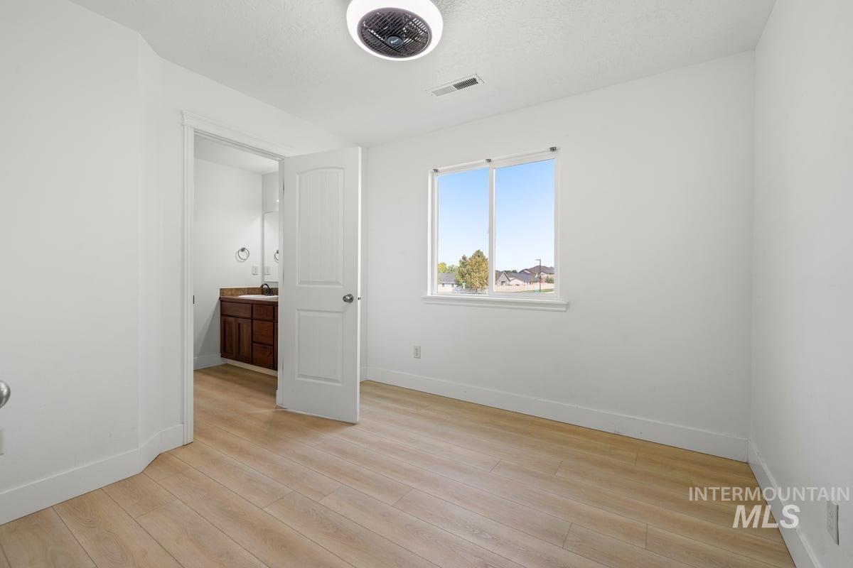 2879 Ridgebury, Meridian, Idaho 83646, 3 Bedrooms, 2.5 Bathrooms, Residential For Sale, Price $449,900,MLS 98960611