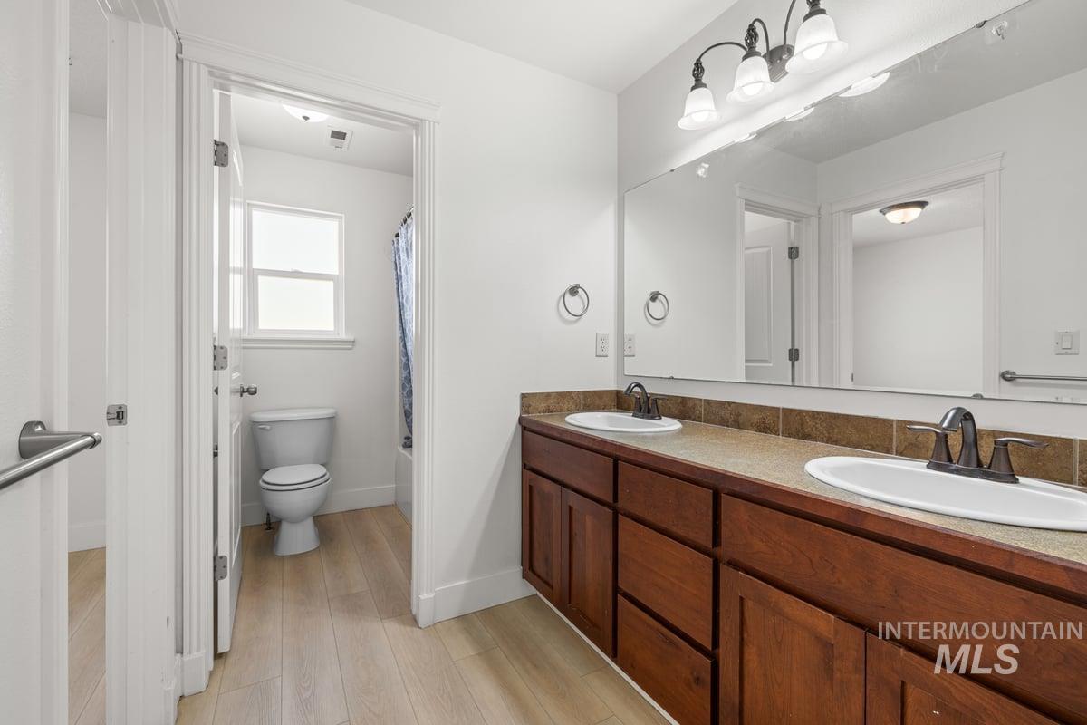 2879 Ridgebury, Meridian, Idaho 83646, 3 Bedrooms, 2.5 Bathrooms, Residential For Sale, Price $449,900,MLS 98960611