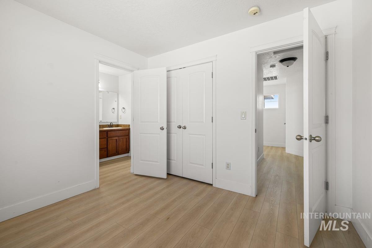 2879 Ridgebury, Meridian, Idaho 83646, 3 Bedrooms, 2.5 Bathrooms, Residential For Sale, Price $449,900,MLS 98960611