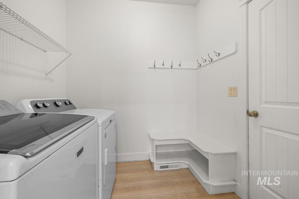 2879 Ridgebury, Meridian, Idaho 83646, 3 Bedrooms, 2.5 Bathrooms, Residential For Sale, Price $449,900,MLS 98960611