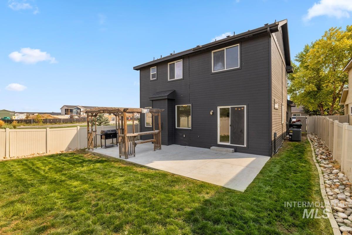 2879 Ridgebury, Meridian, Idaho 83646, 3 Bedrooms, 2.5 Bathrooms, Residential For Sale, Price $449,900,MLS 98960611