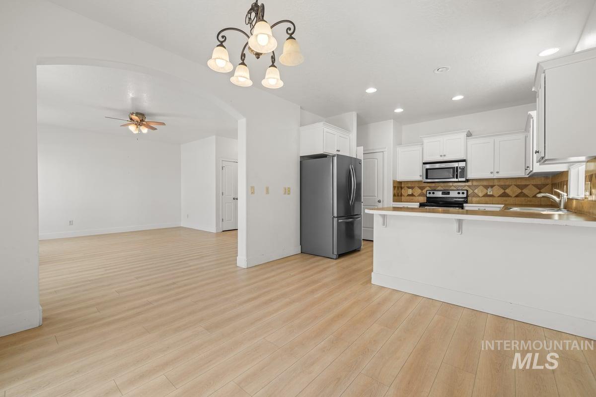 2879 Ridgebury, Meridian, Idaho 83646, 3 Bedrooms, 2.5 Bathrooms, Residential For Sale, Price $449,900,MLS 98960611