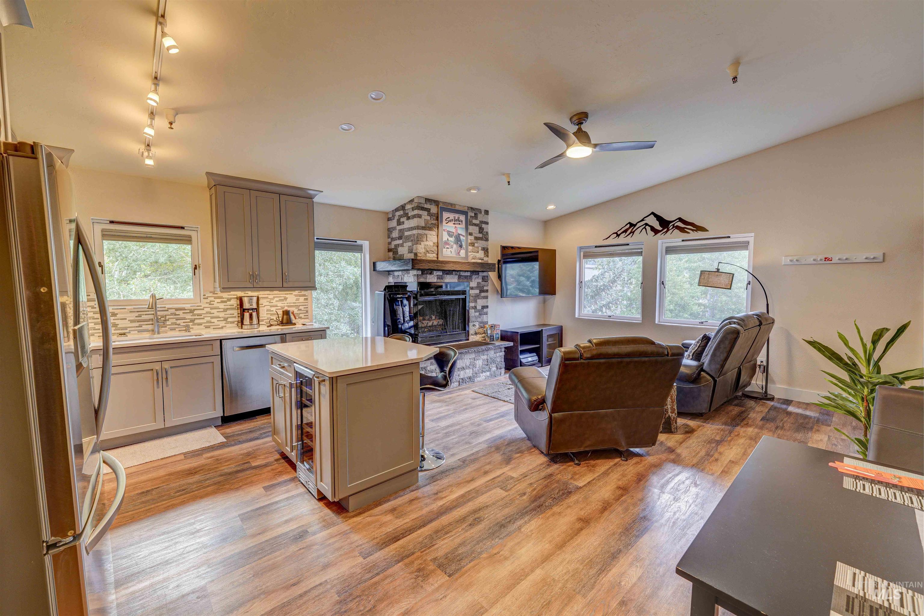 351 S 2nd Ave, Ketchum, Idaho 83340, 2 Bedrooms, 2 Bathrooms, Residential For Sale, Price $1,050,000, 98960617