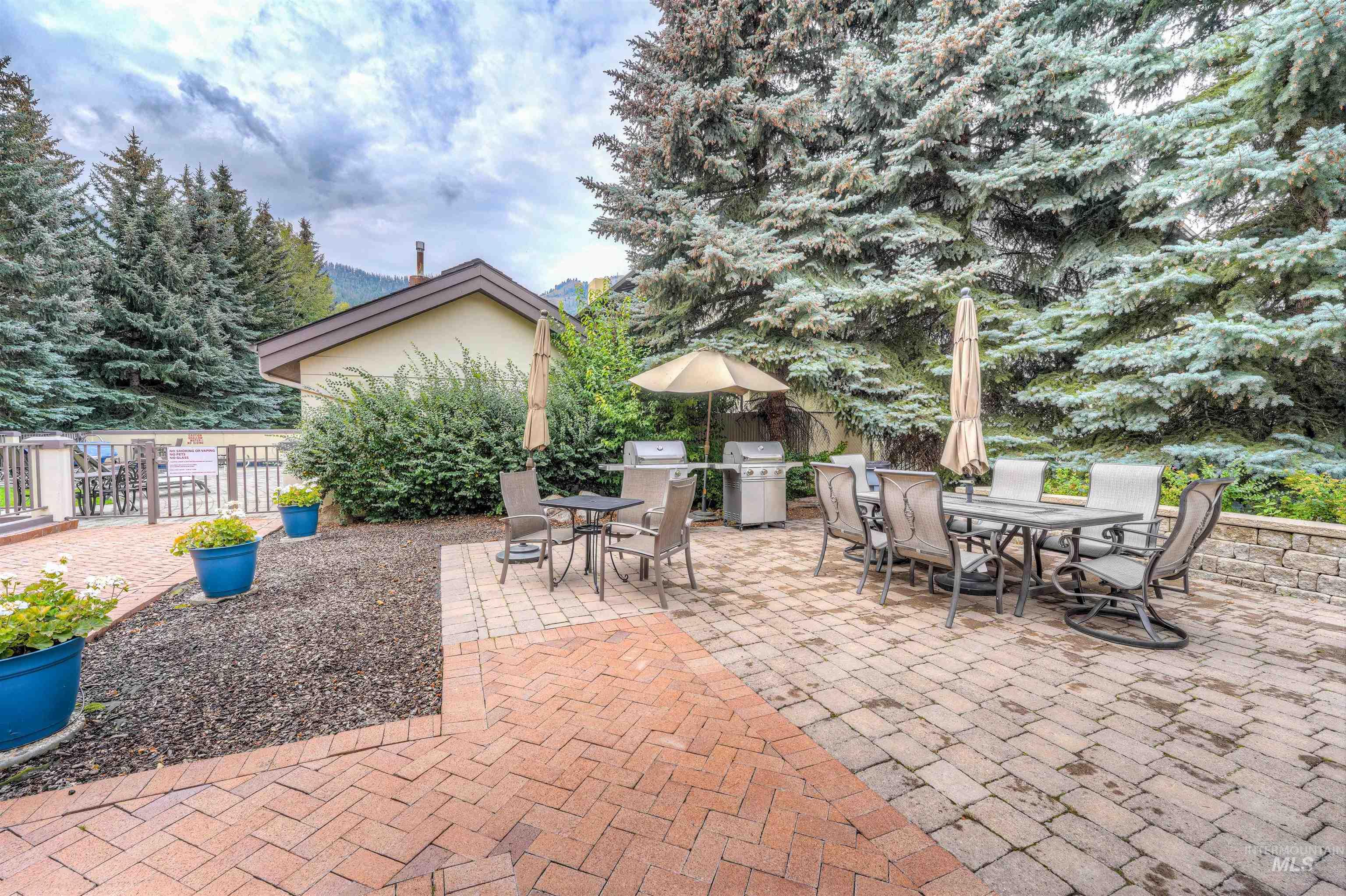 351 S 2nd Ave, Ketchum, Idaho 83340, 2 Bedrooms, 2 Bathrooms, Residential For Sale, Price $1,050,000, 98960617