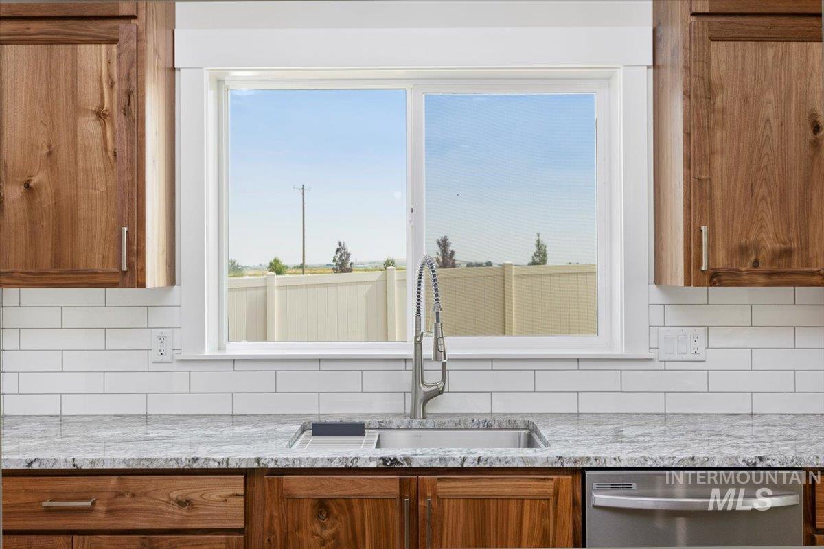 3828 E Susan cir, Kimberly, Idaho 83341, 4 Bedrooms, 3 Bathrooms, Residential For Sale, Price $689,999,MLS 98960623