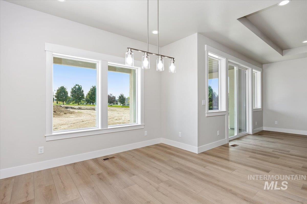 3828 E Susan cir, Kimberly, Idaho 83341, 4 Bedrooms, 3 Bathrooms, Residential For Sale, Price $679,999, 98960623