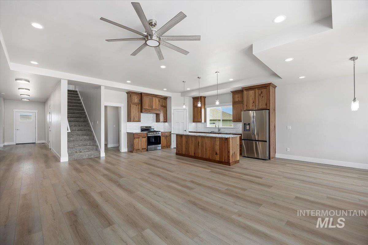 3828 E Susan cir, Kimberly, Idaho 83341, 4 Bedrooms, 3 Bathrooms, Residential For Sale, Price $689,999,MLS 98960623