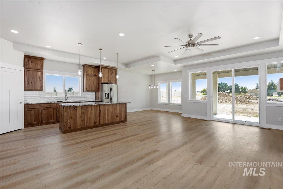 3828 E Susan cir, Kimberly, Idaho 83341, 4 Bedrooms, 3 Bathrooms, Residential For Sale, Price $679,999, 98960623