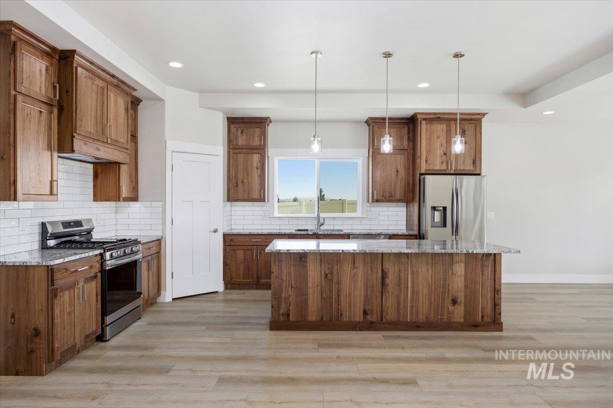 3828 E Susan cir, Kimberly, Idaho 83341, 4 Bedrooms, 3 Bathrooms, Residential For Sale, Price $679,999, 98960623