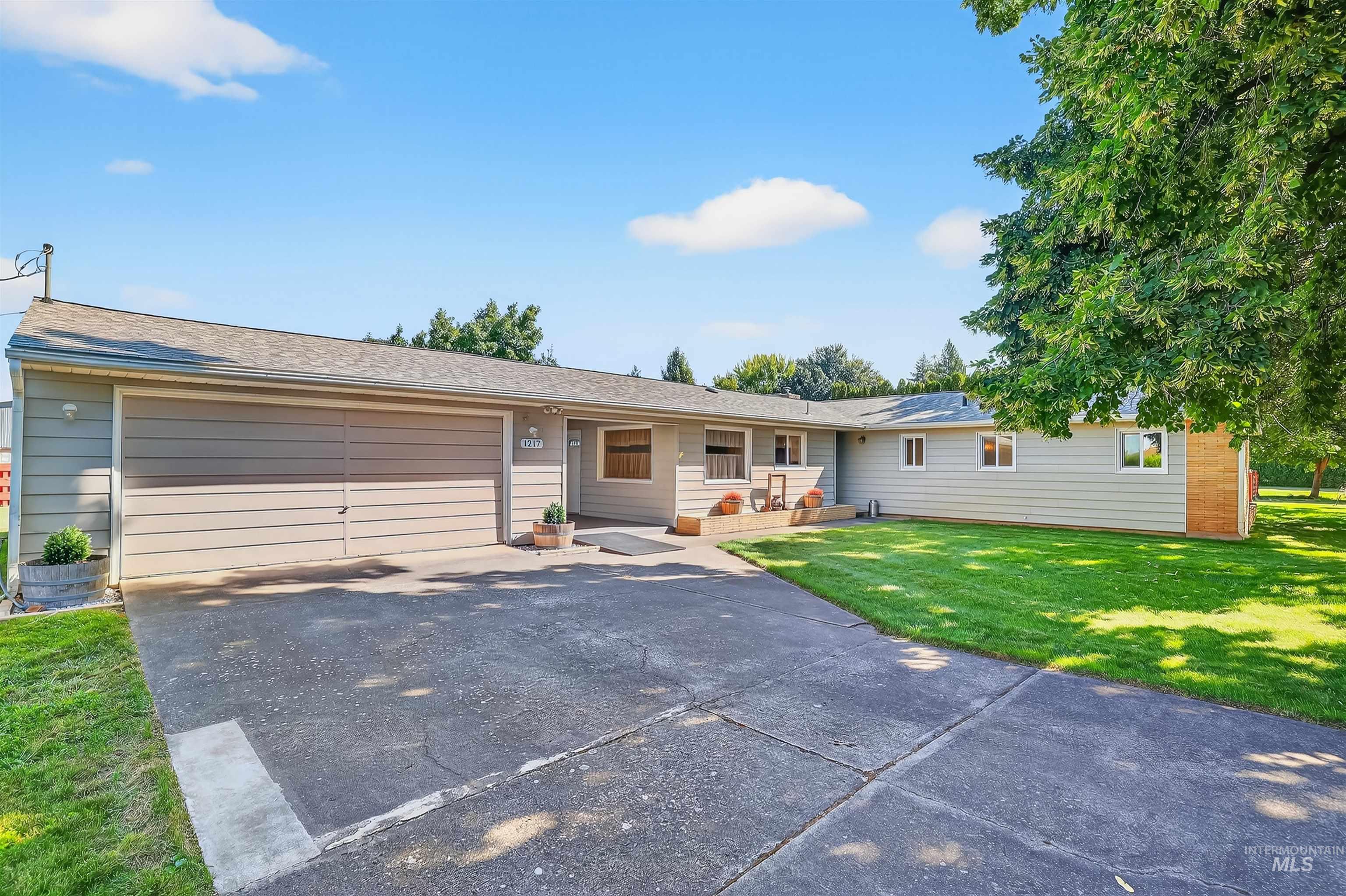 1217 Birch Ave, Lewiston, Idaho 83501, 3 Bedrooms, 2 Bathrooms, Residential For Sale, Price $709,000, 98960633