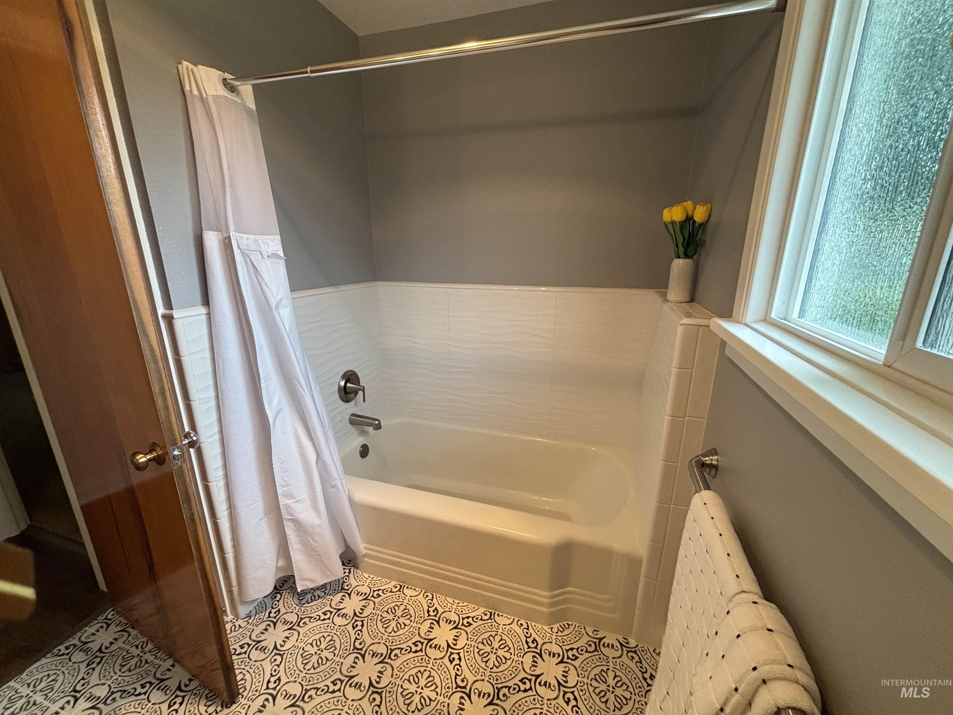 1217 Birch Ave, Lewiston, Idaho 83501, 3 Bedrooms, 2 Bathrooms, Residential For Sale, Price $739,900, 98960633