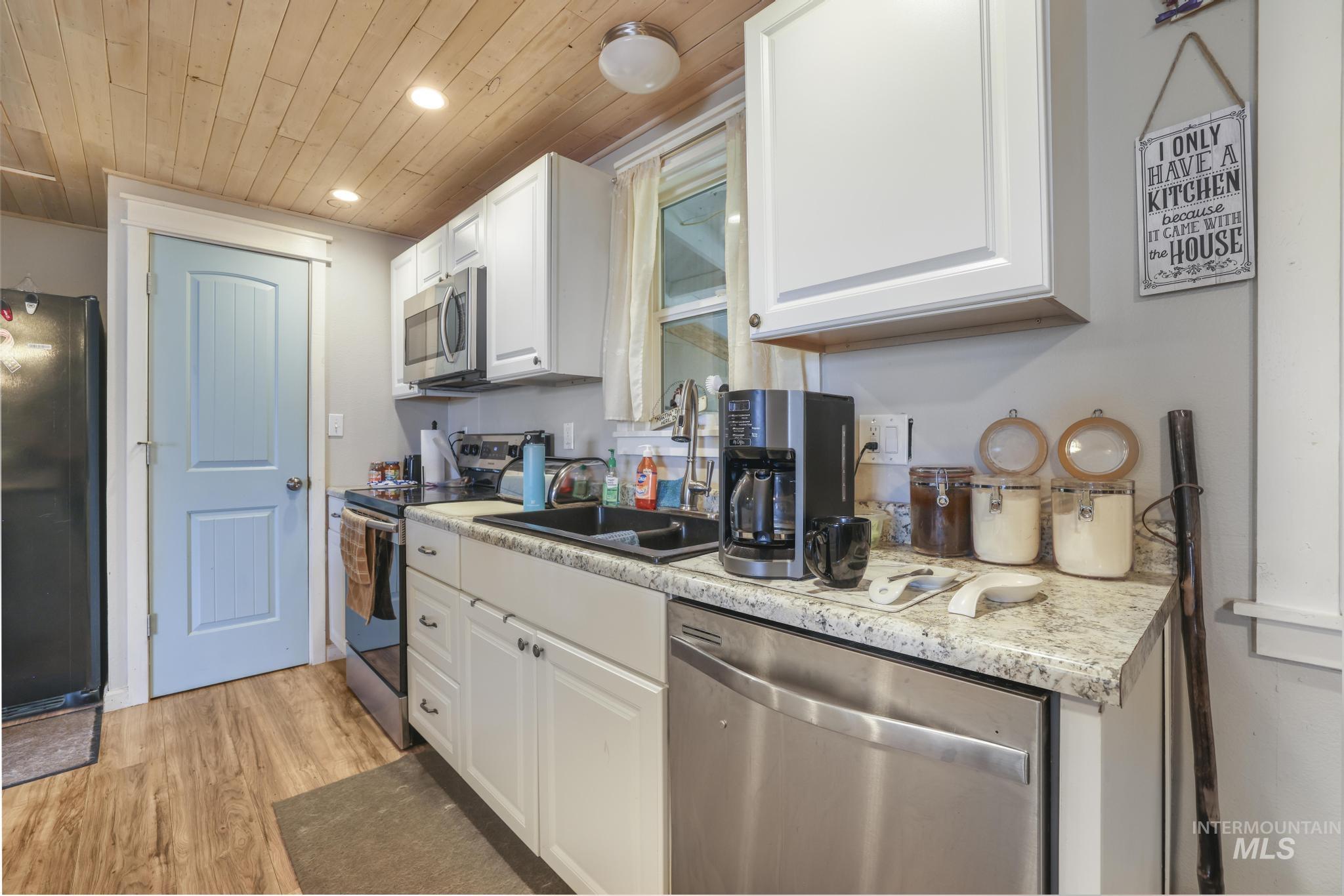 107 Davis, Filer, Idaho 83328, 4 Bedrooms, 3 Bathrooms, Residential For Sale, Price $370,000, 98960649