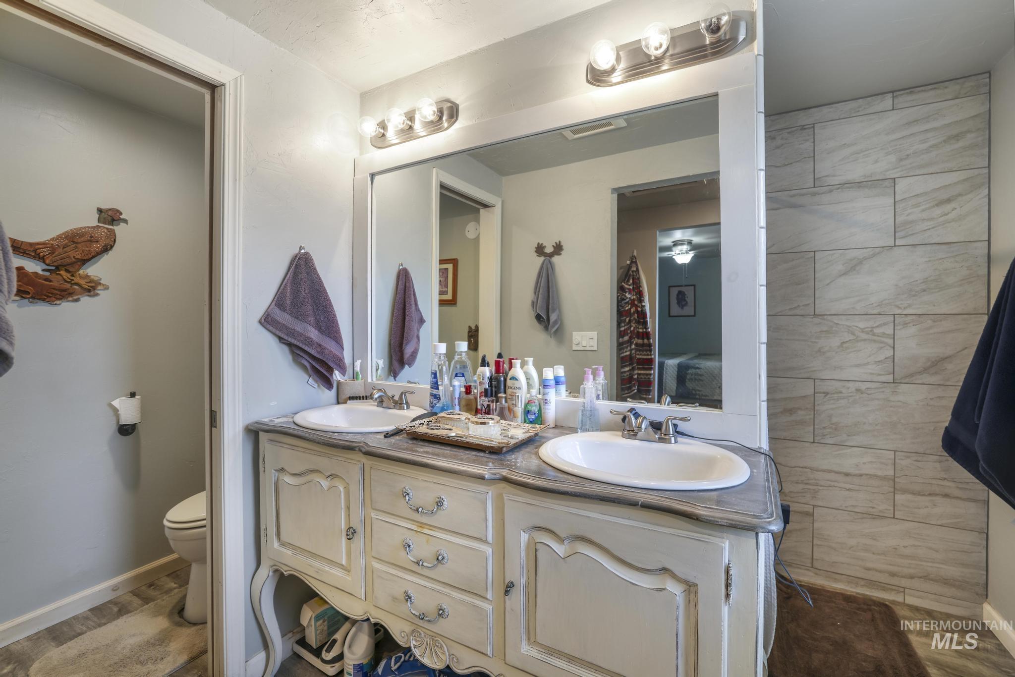 107 Davis, Filer, Idaho 83328, 4 Bedrooms, 3 Bathrooms, Residential For Sale, Price $370,000, 98960649