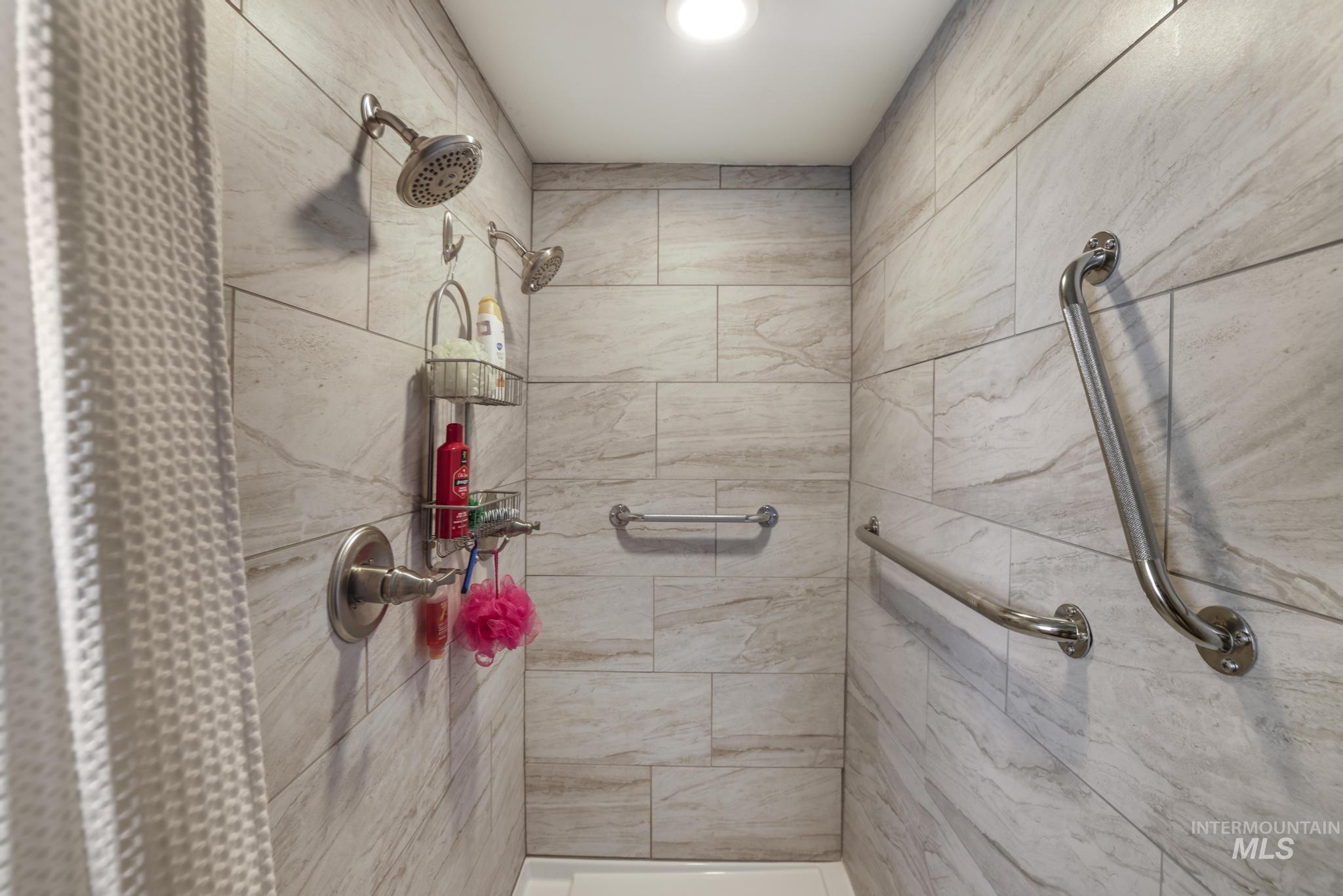 107 Davis, Filer, Idaho 83328, 4 Bedrooms, 3 Bathrooms, Residential For Sale, Price $370,000, 98960649