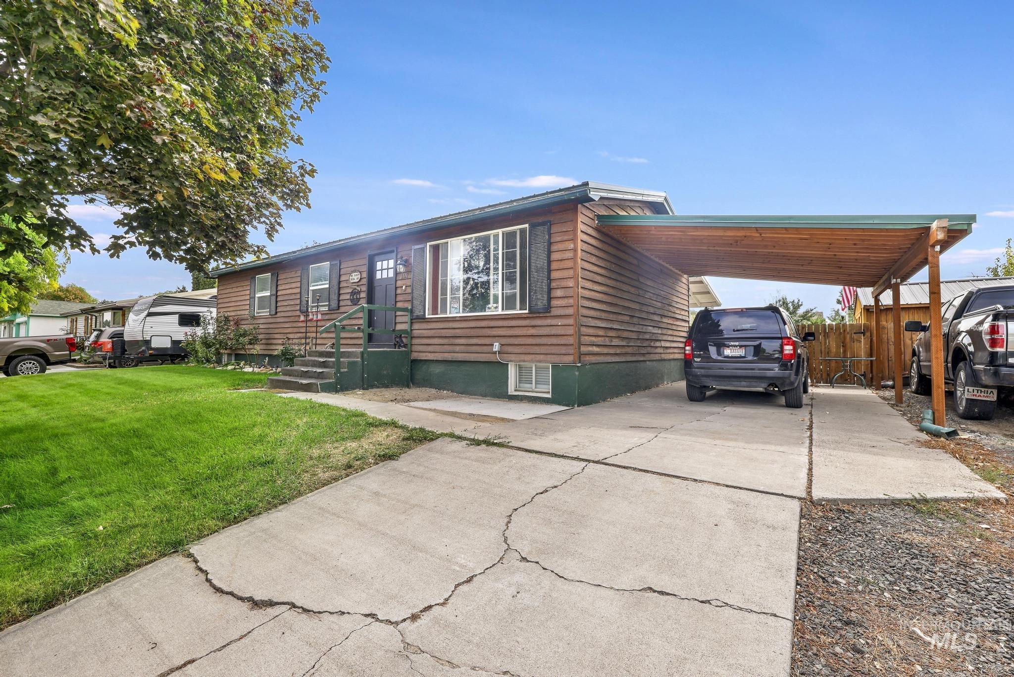 107 Davis, Filer, Idaho 83328, 4 Bedrooms, 3 Bathrooms, Residential For Sale, Price $370,000, 98960649