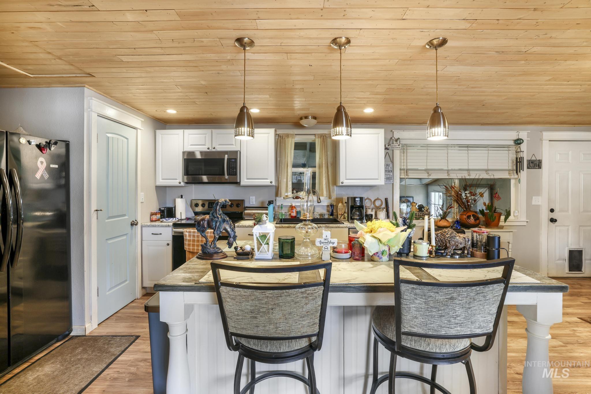 107 Davis, Filer, Idaho 83328, 4 Bedrooms, 3 Bathrooms, Residential For Sale, Price $370,000, 98960649