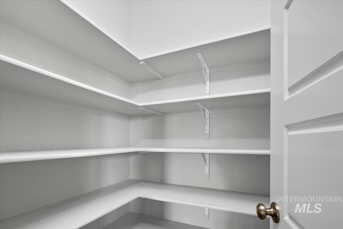 339 S Sunset Point Way, Meridian, Idaho 83642, 4 Bedrooms, 2.5 Bathrooms, Residential For Sale, Price $469,000,MLS 98960661