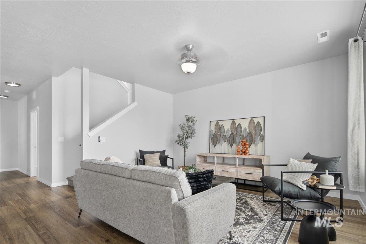 339 S Sunset Point Way, Meridian, Idaho 83642, 4 Bedrooms, 2.5 Bathrooms, Residential For Sale, Price $469,000,MLS 98960661