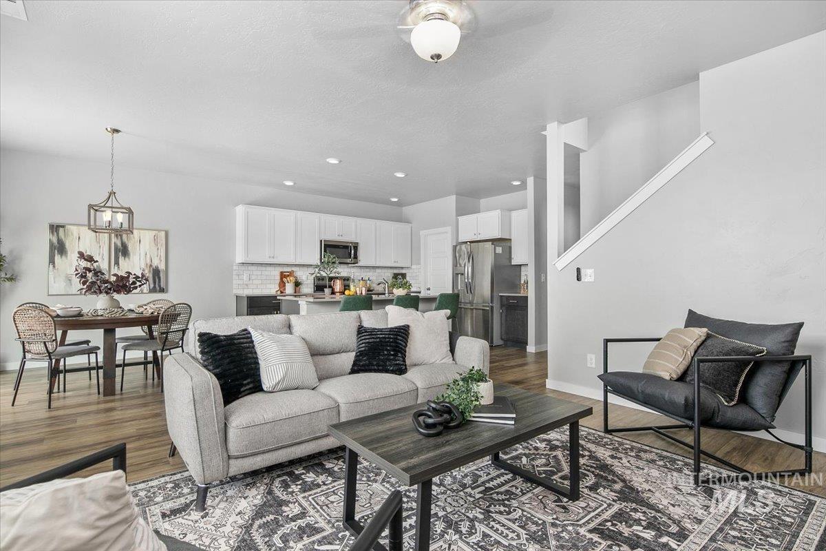 339 S Sunset Point Way, Meridian, Idaho 83642, 4 Bedrooms, 2.5 Bathrooms, Residential For Sale, Price $469,000,MLS 98960661