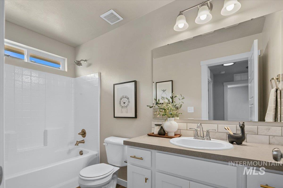 339 S Sunset Point Way, Meridian, Idaho 83642, 4 Bedrooms, 2.5 Bathrooms, Residential For Sale, Price $469,000,MLS 98960661