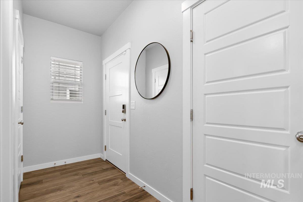 339 S Sunset Point Way, Meridian, Idaho 83642, 4 Bedrooms, 2.5 Bathrooms, Residential For Sale, Price $469,000,MLS 98960661