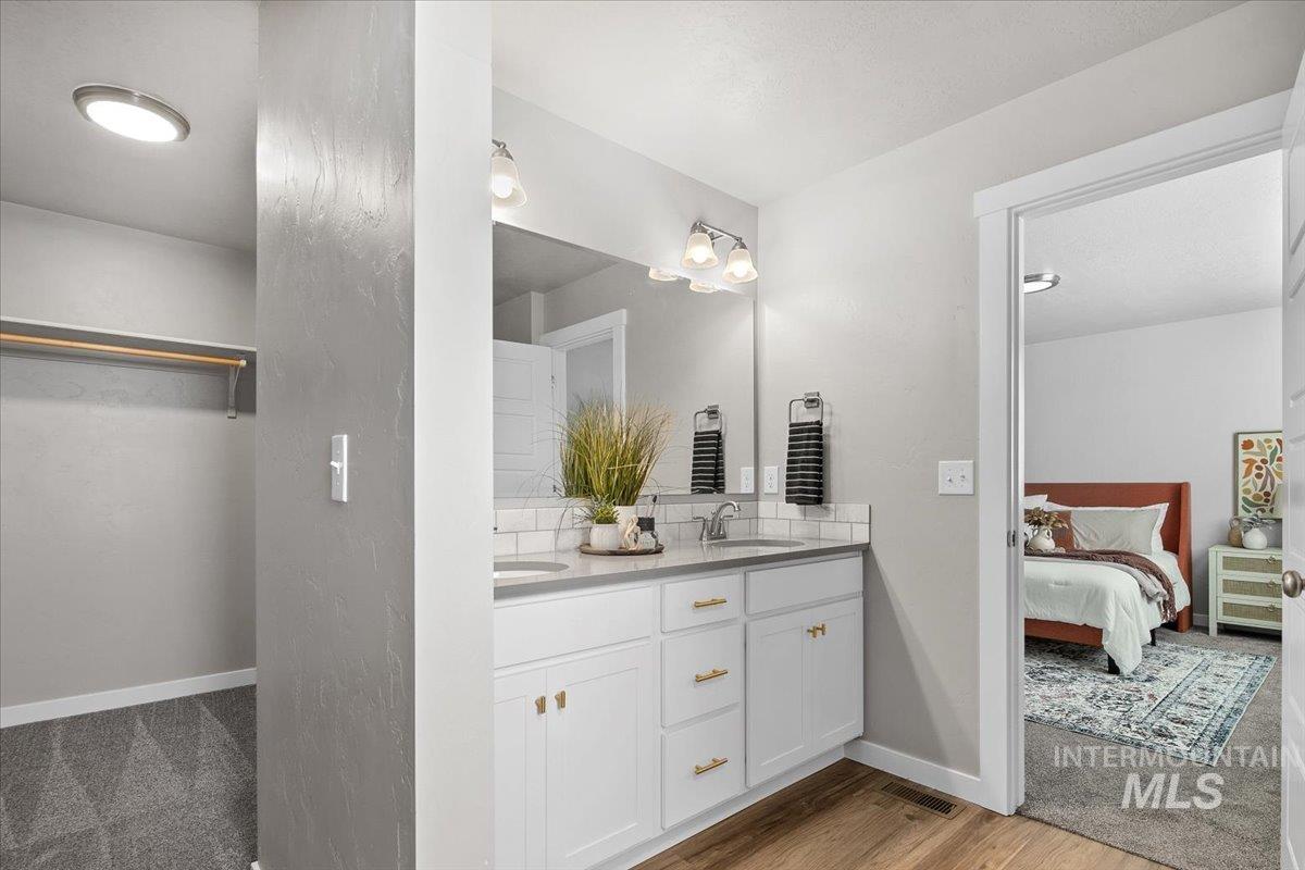 339 S Sunset Point Way, Meridian, Idaho 83642, 4 Bedrooms, 2.5 Bathrooms, Residential For Sale, Price $469,000,MLS 98960661